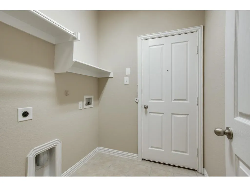 Single Family Residence For Rent in Denton County , 1120 Villa Paloma Boulevard, Little Elm, Texas 75068, 3 Bedrooms, 2 Bathrooms, 2 Garage spaces, 1,805 Sqft, built in 2013, New Construction - Complete, Price $2,195, mls#21238833, Real Estate Agent in Little Elm, Homes For Rent in Denton county, Homes For Rent in Little Elm, Realtor in Little Elm Texas, Real Estate Brokerage Independent Realty Texas, Luminita Cordes Realtor