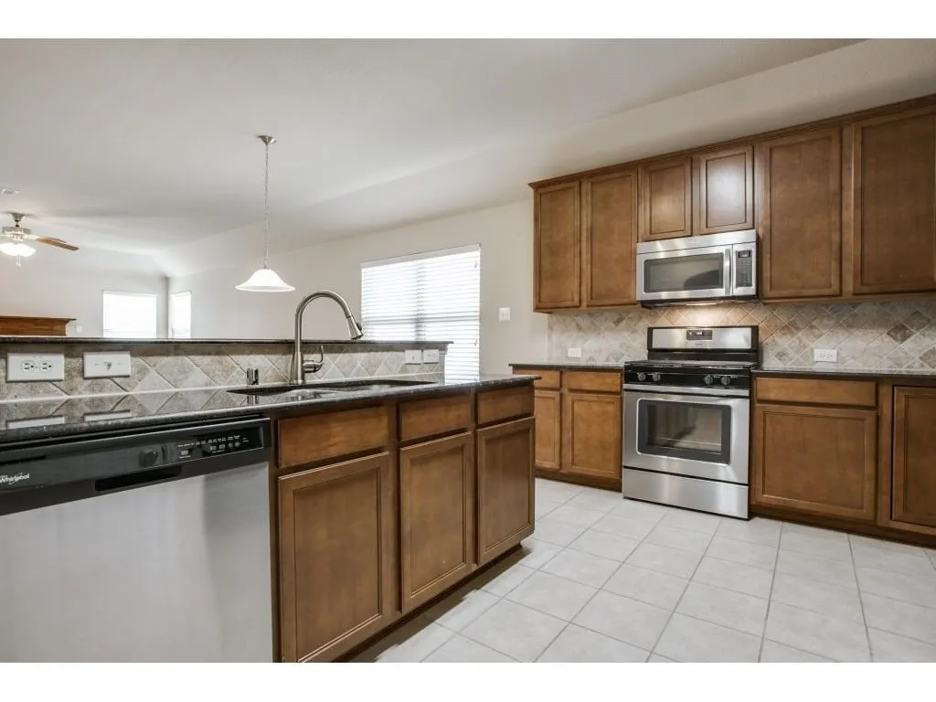 Single Family Residence For Rent in Denton County , 1120 Villa Paloma Boulevard, Little Elm, Texas 75068, 3 Bedrooms, 2 Bathrooms, 2 Garage spaces, 1,805 Sqft, built in 2013, New Construction - Complete, Price $2,195, mls#21238833, Real Estate Agent in Little Elm, Homes For Rent in Denton county, Homes For Rent in Little Elm, Realtor in Little Elm Texas, Real Estate Brokerage Independent Realty Texas, Luminita Cordes Realtor