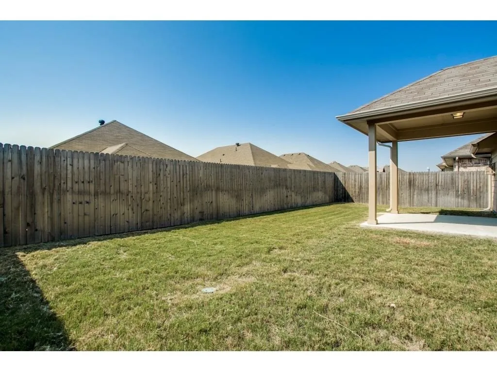 Single Family Residence For Rent in Denton County , 1120 Villa Paloma Boulevard, Little Elm, Texas 75068, 3 Bedrooms, 2 Bathrooms, 2 Garage spaces, 1,805 Sqft, built in 2013, New Construction - Complete, Price $2,195, mls#21238833, Real Estate Agent in Little Elm, Homes For Rent in Denton county, Homes For Rent in Little Elm, Realtor in Little Elm Texas, Real Estate Brokerage Independent Realty Texas, Luminita Cordes Realtor
