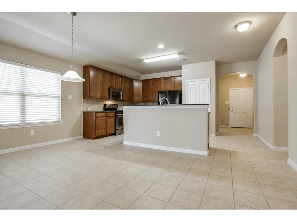 Single Family Residence For Rent in Denton County , 1120 Villa Paloma Boulevard, Little Elm, Texas 75068, 3 Bedrooms, 2 Bathrooms, 2 Garage spaces, 1,805 Sqft, built in 2013, New Construction - Complete, Price $2,195, mls#21238833, Real Estate Agent in Little Elm, Homes For Rent in Denton county, Homes For Rent in Little Elm, Realtor in Little Elm Texas, Real Estate Brokerage Independent Realty Texas, Luminita Cordes Realtor
