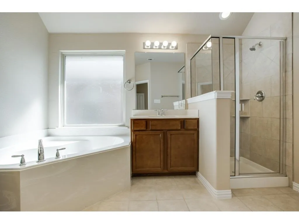 Single Family Residence For Rent in Denton County , 1120 Villa Paloma Boulevard, Little Elm, Texas 75068, 3 Bedrooms, 2 Bathrooms, 2 Garage spaces, 1,805 Sqft, built in 2013, New Construction - Complete, Price $2,195, mls#21238833, Real Estate Agent in Little Elm, Homes For Rent in Denton county, Homes For Rent in Little Elm, Realtor in Little Elm Texas, Real Estate Brokerage Independent Realty Texas, Luminita Cordes Realtor