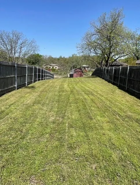 Single Family Residence For Sale in Tarrant County , 261 Timberlake Drive, Azle, Texas 76020, 4 Bedroom, 2 Bathroom, 2 Garage spaces, 2,128 Sqft, built in 1973, mls#21247918, Real Estate Agent in Azle, Homes For Sale in Tarrant county, Homes For Sale in Azle, Realtor in Azle Texas, Real Estate Brokerage Independent Realty Texas, Luminita Cordes Realtor