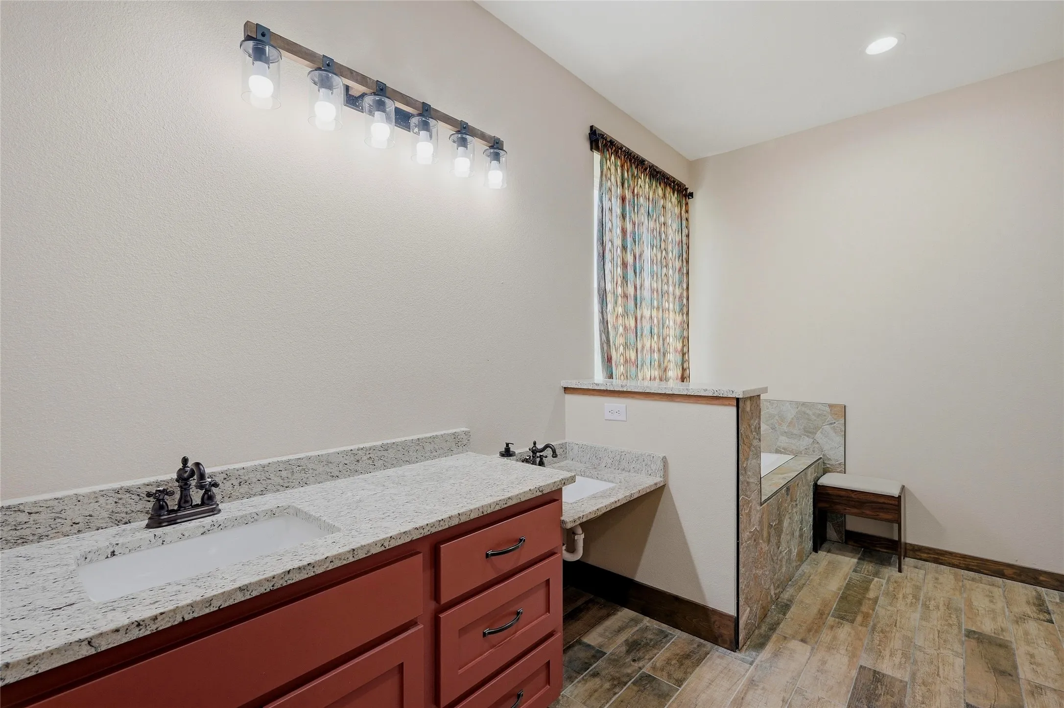 Single Family Residence For Sale in Grayson County , 4652 Old Southmayd Road, Sherman, Texas 75092, 6 Bedroom, 3 Bathroom, Garage spaces, 4,237 Sqft, built in 1999, Preowned, Price $1,200,000, mls#21249800, Real Estate Agent in Sherman, Homes For Sale in Grayson county, Homes For Sale in Sherman, Realtor in Sherman Texas, Real Estate Brokerage Independent Realty Texas, Luminita Cordes Realtor