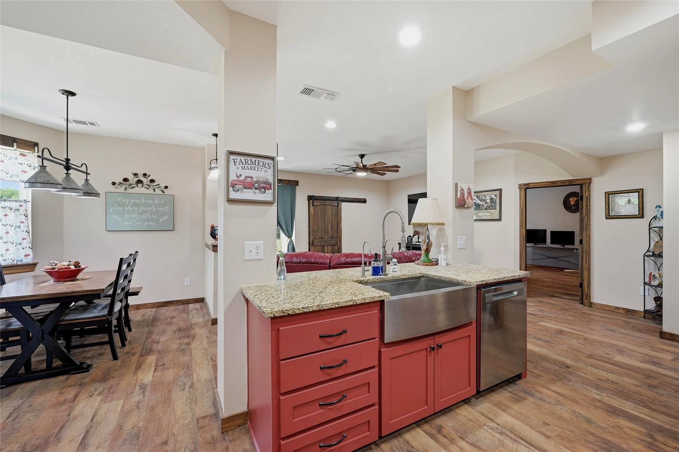 Single Family Residence For Sale in Grayson County , 4652 Old Southmayd Road, Sherman, Texas 75092, 6 Bedroom, 3 Bathroom, Garage spaces, 4,237 Sqft, built in 1999, Preowned, Price $1,200,000, mls#21249800, Real Estate Agent in Sherman, Homes For Sale in Grayson county, Homes For Sale in Sherman, Realtor in Sherman Texas, Real Estate Brokerage Independent Realty Texas, Luminita Cordes Realtor