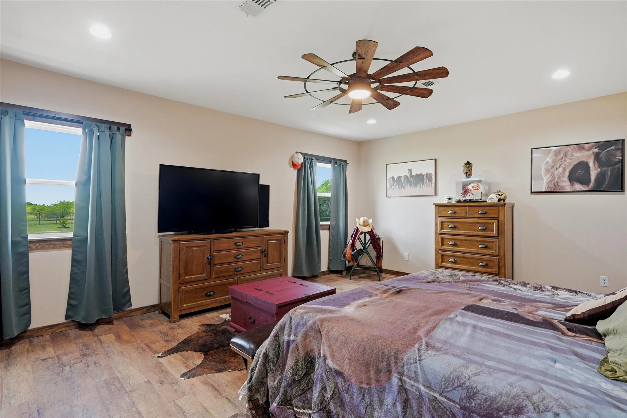Single Family Residence For Sale in Grayson County , 4652 Old Southmayd Road, Sherman, Texas 75092, 6 Bedroom, 3 Bathroom, Garage spaces, 4,237 Sqft, built in 1999, Preowned, Price $1,200,000, mls#21249800, Real Estate Agent in Sherman, Homes For Sale in Grayson county, Homes For Sale in Sherman, Realtor in Sherman Texas, Real Estate Brokerage Independent Realty Texas, Luminita Cordes Realtor