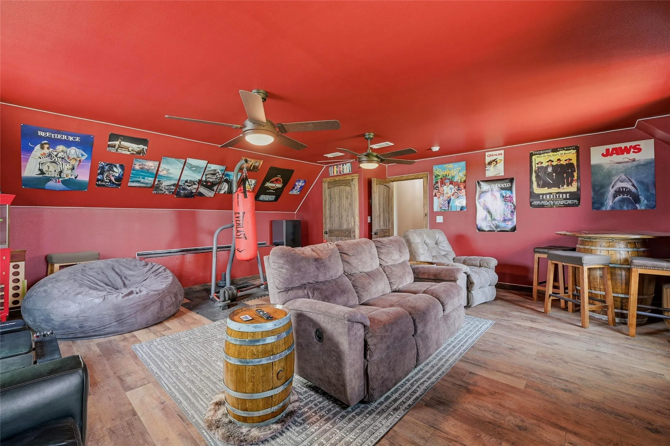 Single Family Residence For Sale in Grayson County , 4652 Old Southmayd Road, Sherman, Texas 75092, 6 Bedroom, 3 Bathroom, Garage spaces, 4,237 Sqft, built in 1999, Preowned, Price $1,200,000, mls#21249800, Real Estate Agent in Sherman, Homes For Sale in Grayson county, Homes For Sale in Sherman, Realtor in Sherman Texas, Real Estate Brokerage Independent Realty Texas, Luminita Cordes Realtor