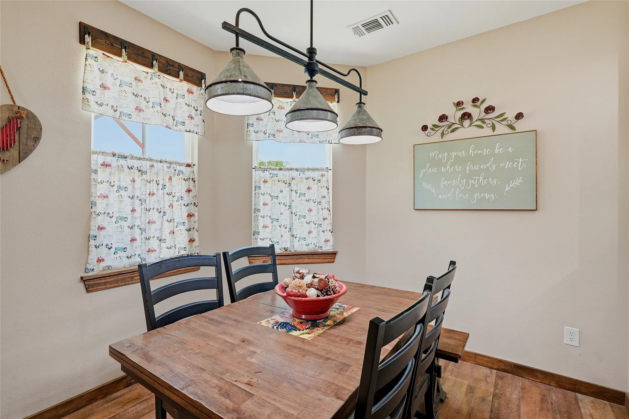 Single Family Residence For Sale in Grayson County , 4652 Old Southmayd Road, Sherman, Texas 75092, 6 Bedroom, 3 Bathroom, Garage spaces, 4,237 Sqft, built in 1999, Preowned, Price $1,200,000, mls#21249800, Real Estate Agent in Sherman, Homes For Sale in Grayson county, Homes For Sale in Sherman, Realtor in Sherman Texas, Real Estate Brokerage Independent Realty Texas, Luminita Cordes Realtor