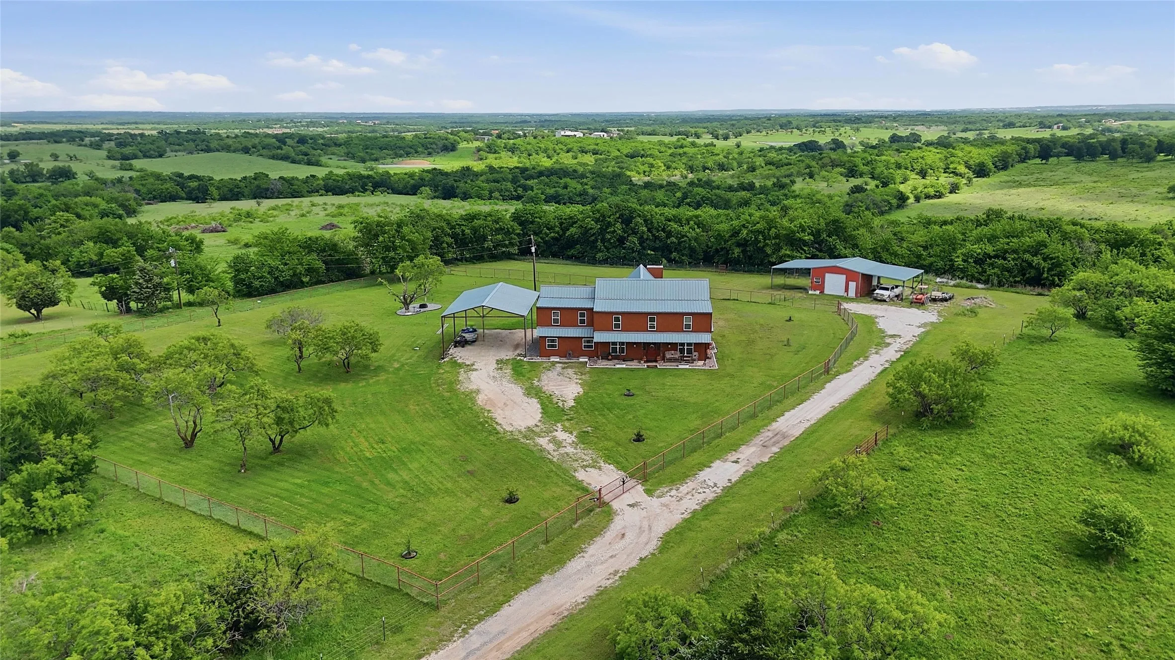 Single Family Residence For Sale in Grayson County , 4652 Old Southmayd Road, Sherman, Texas 75092, 6 Bedroom, 3 Bathroom, Garage spaces, 4,237 Sqft, built in 1999, Preowned, Price $1,200,000, mls#21249800, Real Estate Agent in Sherman, Homes For Sale in Grayson county, Homes For Sale in Sherman, Realtor in Sherman Texas, Real Estate Brokerage Independent Realty Texas, Luminita Cordes Realtor