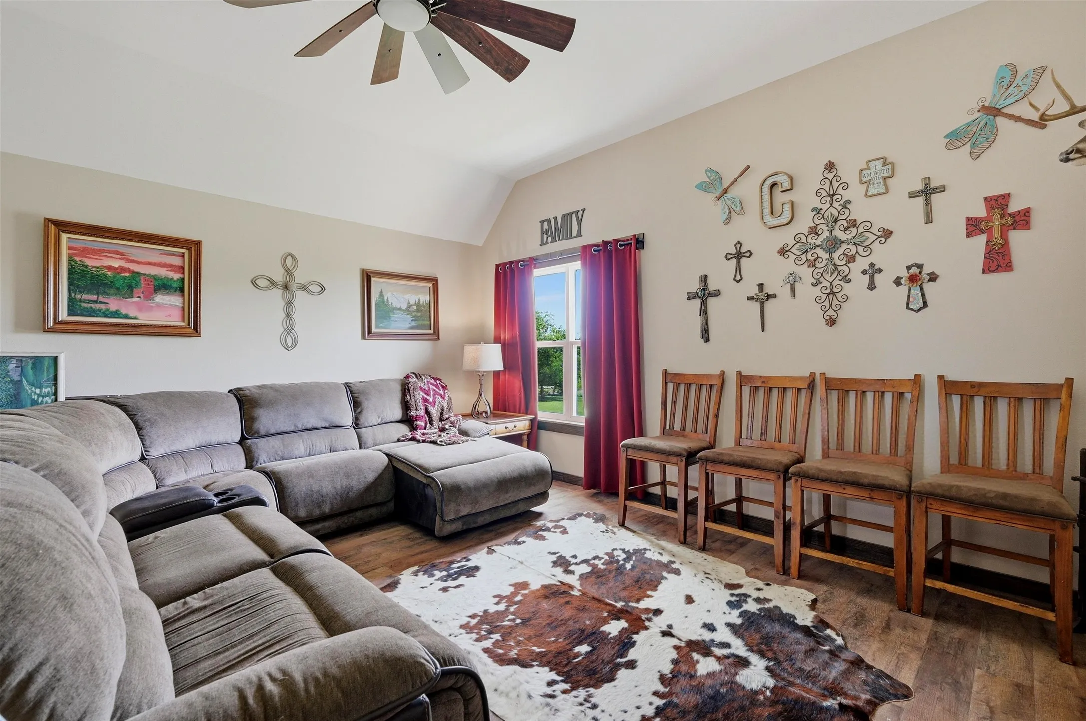 Single Family Residence For Sale in Grayson County , 4652 Old Southmayd Road, Sherman, Texas 75092, 6 Bedroom, 3 Bathroom, Garage spaces, 4,237 Sqft, built in 1999, Preowned, Price $1,200,000, mls#21249800, Real Estate Agent in Sherman, Homes For Sale in Grayson county, Homes For Sale in Sherman, Realtor in Sherman Texas, Real Estate Brokerage Independent Realty Texas, Luminita Cordes Realtor