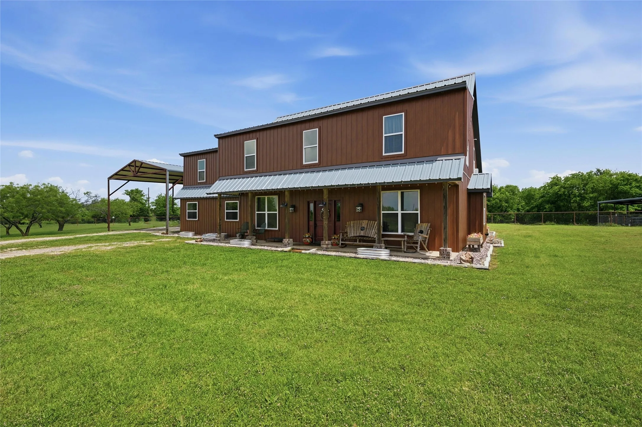 Single Family Residence For Sale in Grayson County , 4652 Old Southmayd Road, Sherman, Texas 75092, 6 Bedroom, 3 Bathroom, Garage spaces, 4,237 Sqft, built in 1999, Preowned, Price $1,200,000, mls#21249800, Real Estate Agent in Sherman, Homes For Sale in Grayson county, Homes For Sale in Sherman, Realtor in Sherman Texas, Real Estate Brokerage Independent Realty Texas, Luminita Cordes Realtor