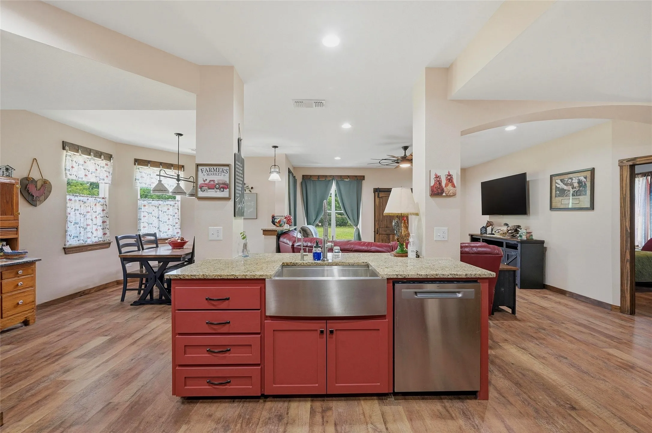 Single Family Residence For Sale in Grayson County , 4652 Old Southmayd Road, Sherman, Texas 75092, 6 Bedroom, 3 Bathroom, Garage spaces, 4,237 Sqft, built in 1999, Preowned, Price $1,200,000, mls#21249800, Real Estate Agent in Sherman, Homes For Sale in Grayson county, Homes For Sale in Sherman, Realtor in Sherman Texas, Real Estate Brokerage Independent Realty Texas, Luminita Cordes Realtor