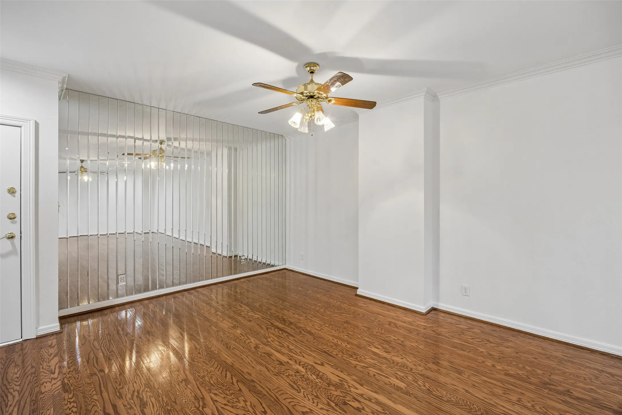 Condominium For Sale in Dallas County , 5200 Keller Springs Road 110, Dallas, Texas 75248, 1 Bedroom, 2 Bathroom, Garage spaces, 1,766 Sqft, built in 1981, mls#21230887, Real Estate Agent in Dallas, Homes For Sale in Dallas county, Homes For Sale in Dallas, Realtor in Dallas Texas, Real Estate Brokerage Independent Realty Texas, Luminita Cordes Realtor