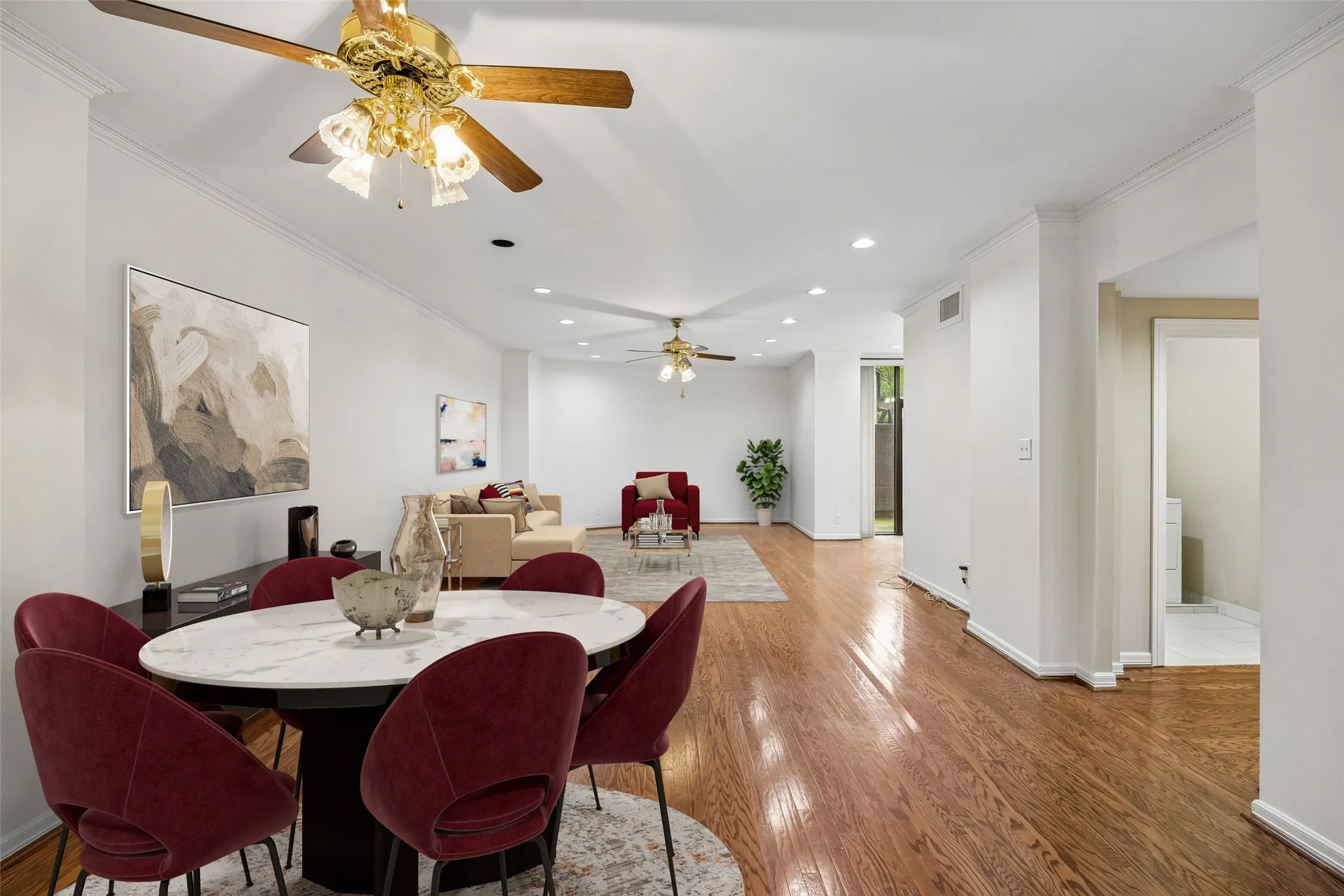 Condominium For Sale in Dallas County , 5200 Keller Springs Road 110, Dallas, Texas 75248, 1 Bedroom, 2 Bathroom, Garage spaces, 1,766 Sqft, built in 1981, mls#21230887, Real Estate Agent in Dallas, Homes For Sale in Dallas county, Homes For Sale in Dallas, Realtor in Dallas Texas, Real Estate Brokerage Independent Realty Texas, Luminita Cordes Realtor