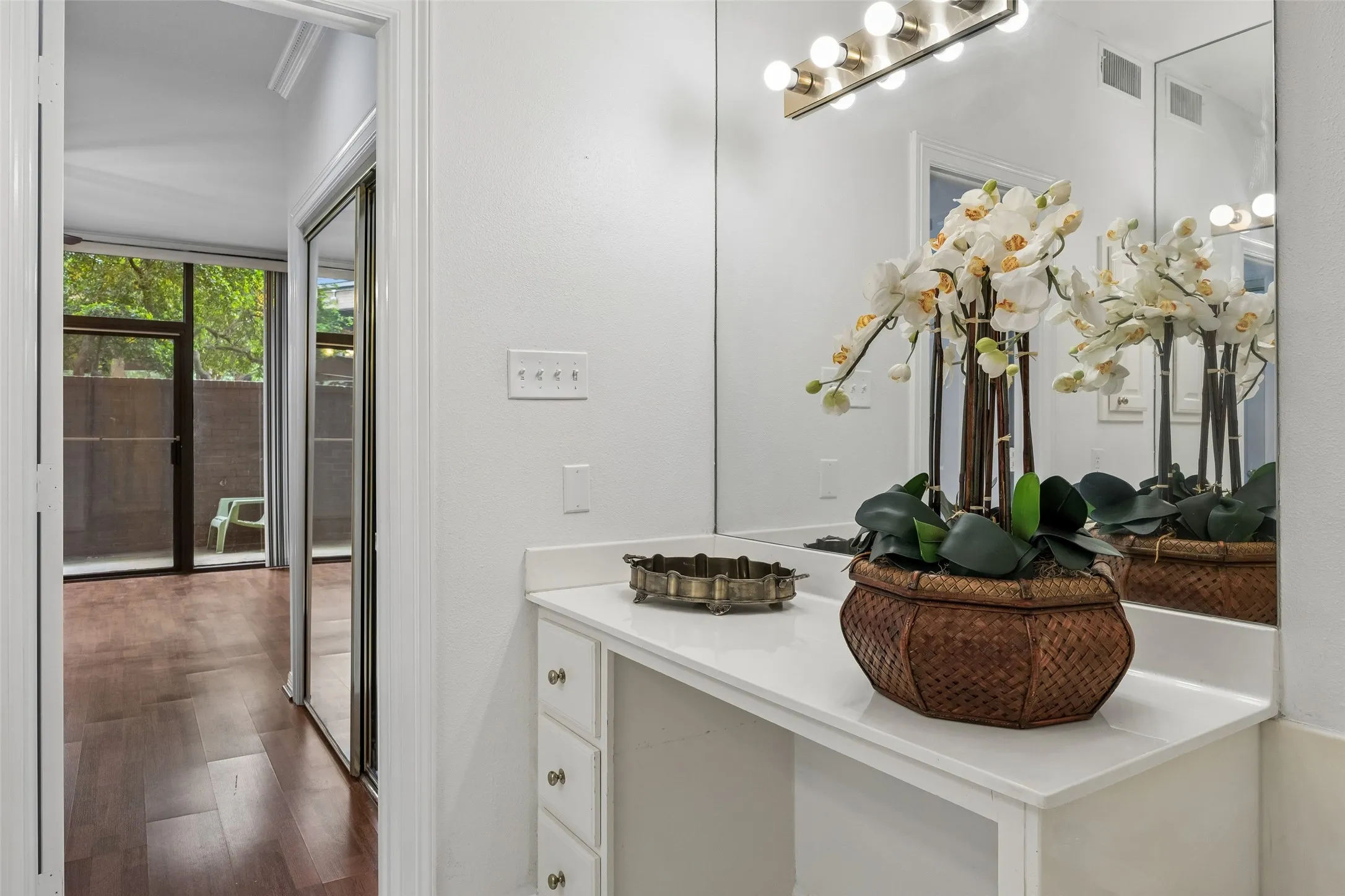 Condominium For Sale in Dallas County , 5200 Keller Springs Road 110, Dallas, Texas 75248, 1 Bedroom, 2 Bathroom, Garage spaces, 1,766 Sqft, built in 1981, mls#21230887, Real Estate Agent in Dallas, Homes For Sale in Dallas county, Homes For Sale in Dallas, Realtor in Dallas Texas, Real Estate Brokerage Independent Realty Texas, Luminita Cordes Realtor