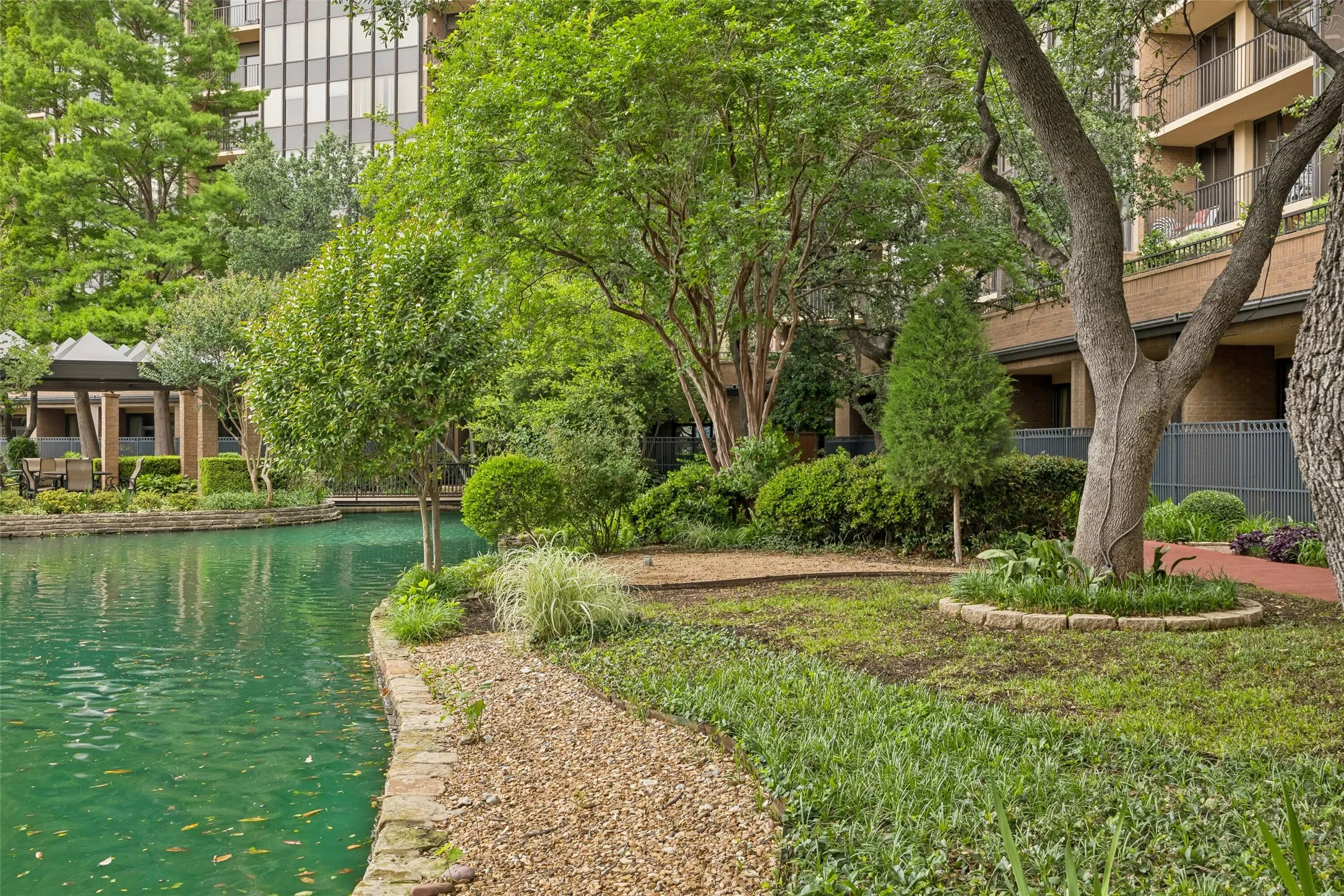 Condominium For Sale in Dallas County , 5200 Keller Springs Road 110, Dallas, Texas 75248, 1 Bedroom, 2 Bathroom, Garage spaces, 1,766 Sqft, built in 1981, mls#21230887, Real Estate Agent in Dallas, Homes For Sale in Dallas county, Homes For Sale in Dallas, Realtor in Dallas Texas, Real Estate Brokerage Independent Realty Texas, Luminita Cordes Realtor