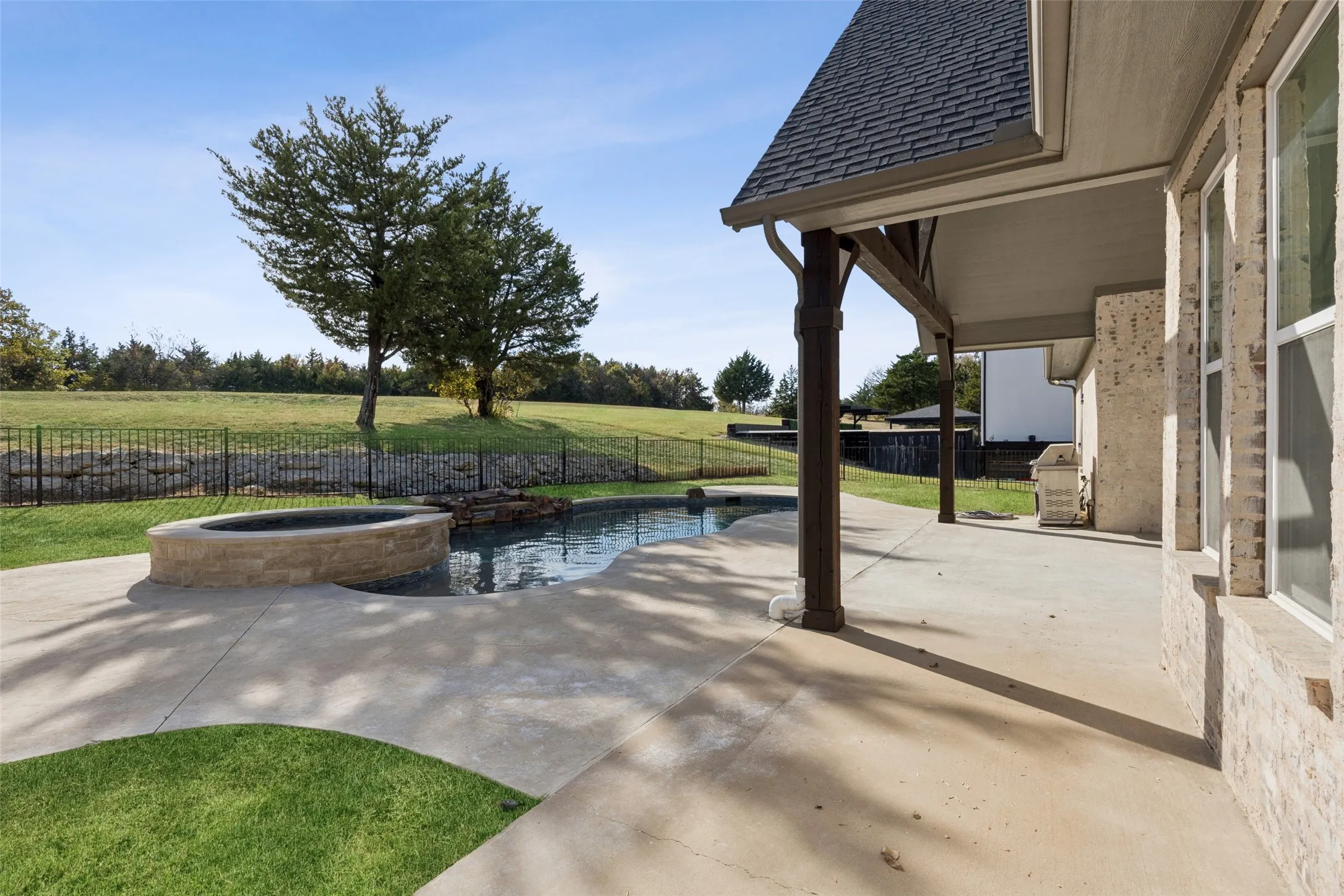 Single Family Residence For Sale in Collin County , 4594 Lake Breeze Drive, Mc Kinney, Texas 75071, 4 Bedroom, 4 Bathroom, 3 Garage spaces, 3,959 Sqft, built in 2018, Preowned, mls#21248521, Real Estate Agent in Mc Kinney, Homes For Sale in Collin county, Homes For Sale in Mc Kinney, Realtor in Mc Kinney Texas, Real Estate Brokerage Independent Realty Texas, Luminita Cordes Realtor