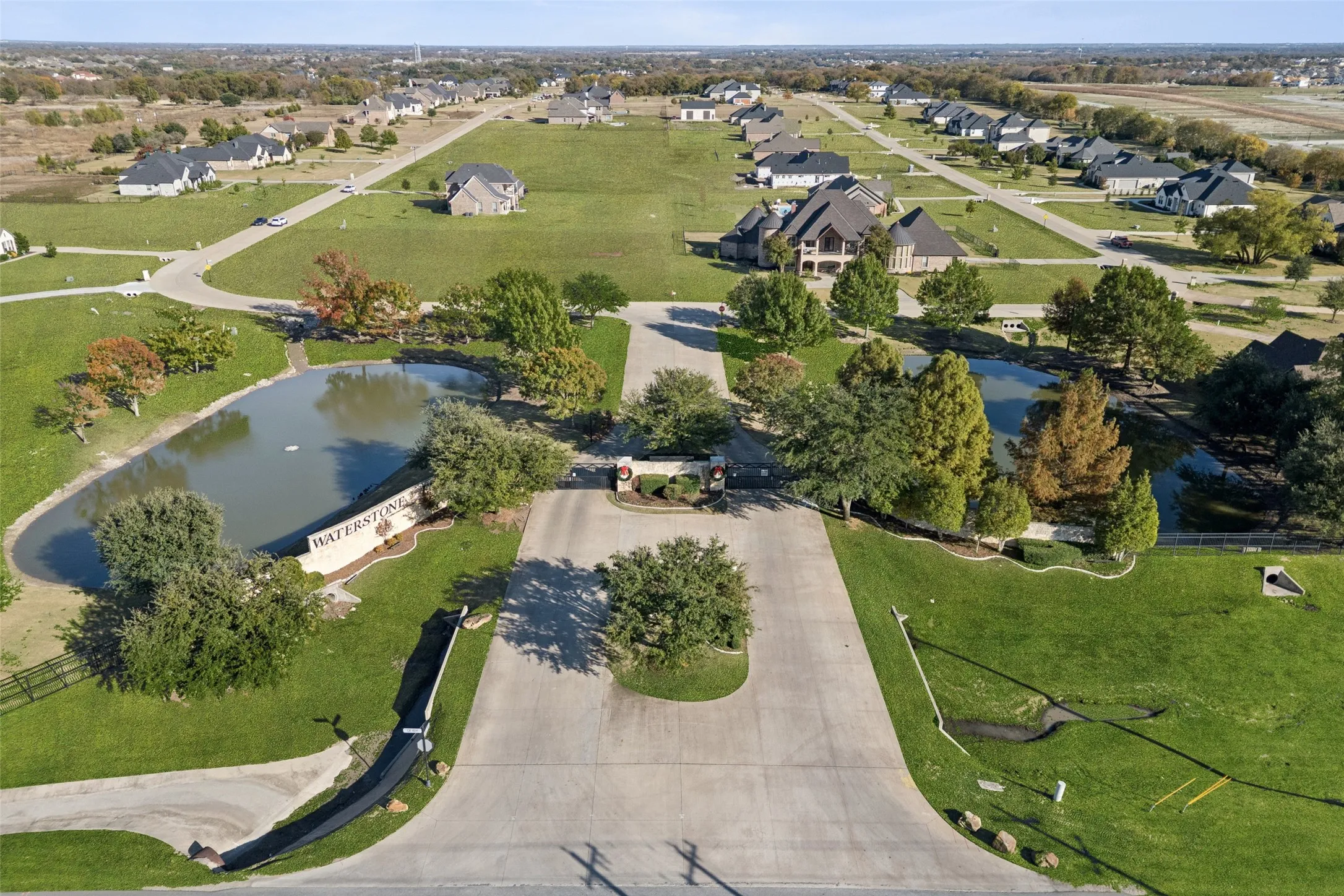 Single Family Residence For Sale in Collin County , 4594 Lake Breeze Drive, Mc Kinney, Texas 75071, 4 Bedroom, 4 Bathroom, 3 Garage spaces, 3,959 Sqft, built in 2018, Preowned, mls#21248521, Real Estate Agent in Mc Kinney, Homes For Sale in Collin county, Homes For Sale in Mc Kinney, Realtor in Mc Kinney Texas, Real Estate Brokerage Independent Realty Texas, Luminita Cordes Realtor