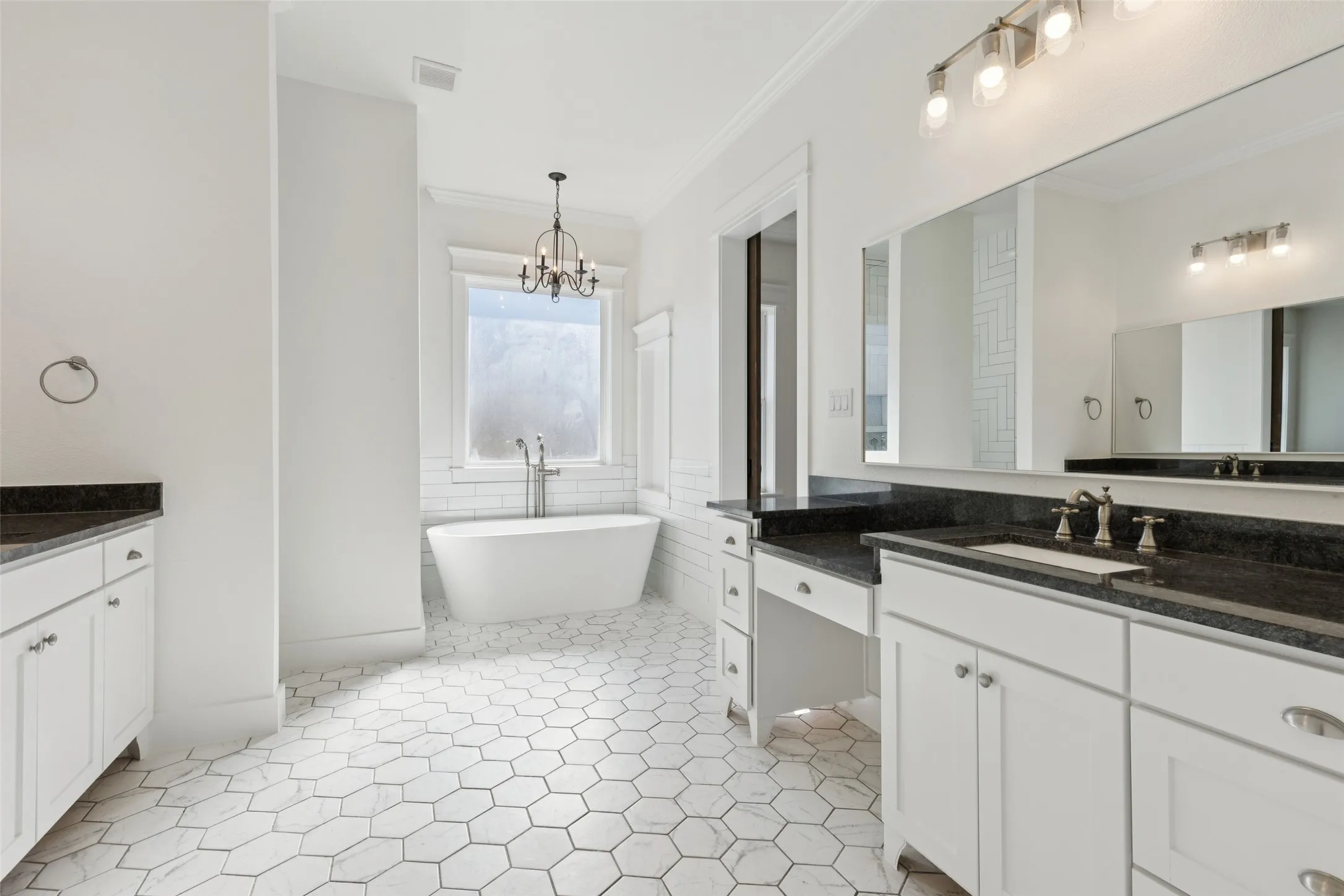 Single Family Residence For Sale in Collin County , 4594 Lake Breeze Drive, Mc Kinney, Texas 75071, 4 Bedroom, 4 Bathroom, 3 Garage spaces, 3,959 Sqft, built in 2018, Preowned, mls#21248521, Real Estate Agent in Mc Kinney, Homes For Sale in Collin county, Homes For Sale in Mc Kinney, Realtor in Mc Kinney Texas, Real Estate Brokerage Independent Realty Texas, Luminita Cordes Realtor