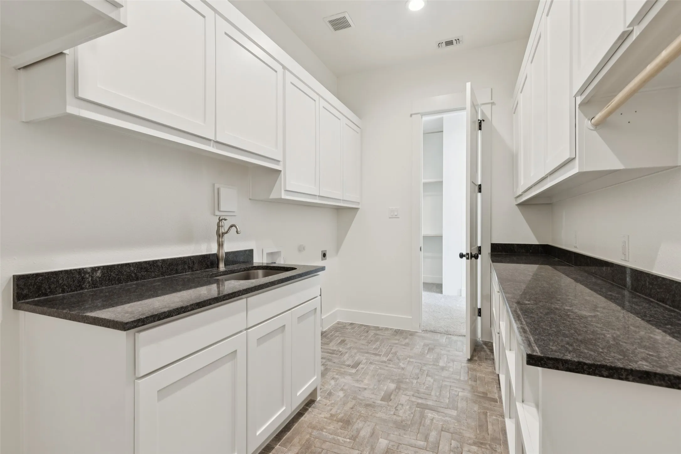 Single Family Residence For Sale in Collin County , 4594 Lake Breeze Drive, Mc Kinney, Texas 75071, 4 Bedroom, 4 Bathroom, 3 Garage spaces, 3,959 Sqft, built in 2018, Preowned, mls#21248521, Real Estate Agent in Mc Kinney, Homes For Sale in Collin county, Homes For Sale in Mc Kinney, Realtor in Mc Kinney Texas, Real Estate Brokerage Independent Realty Texas, Luminita Cordes Realtor