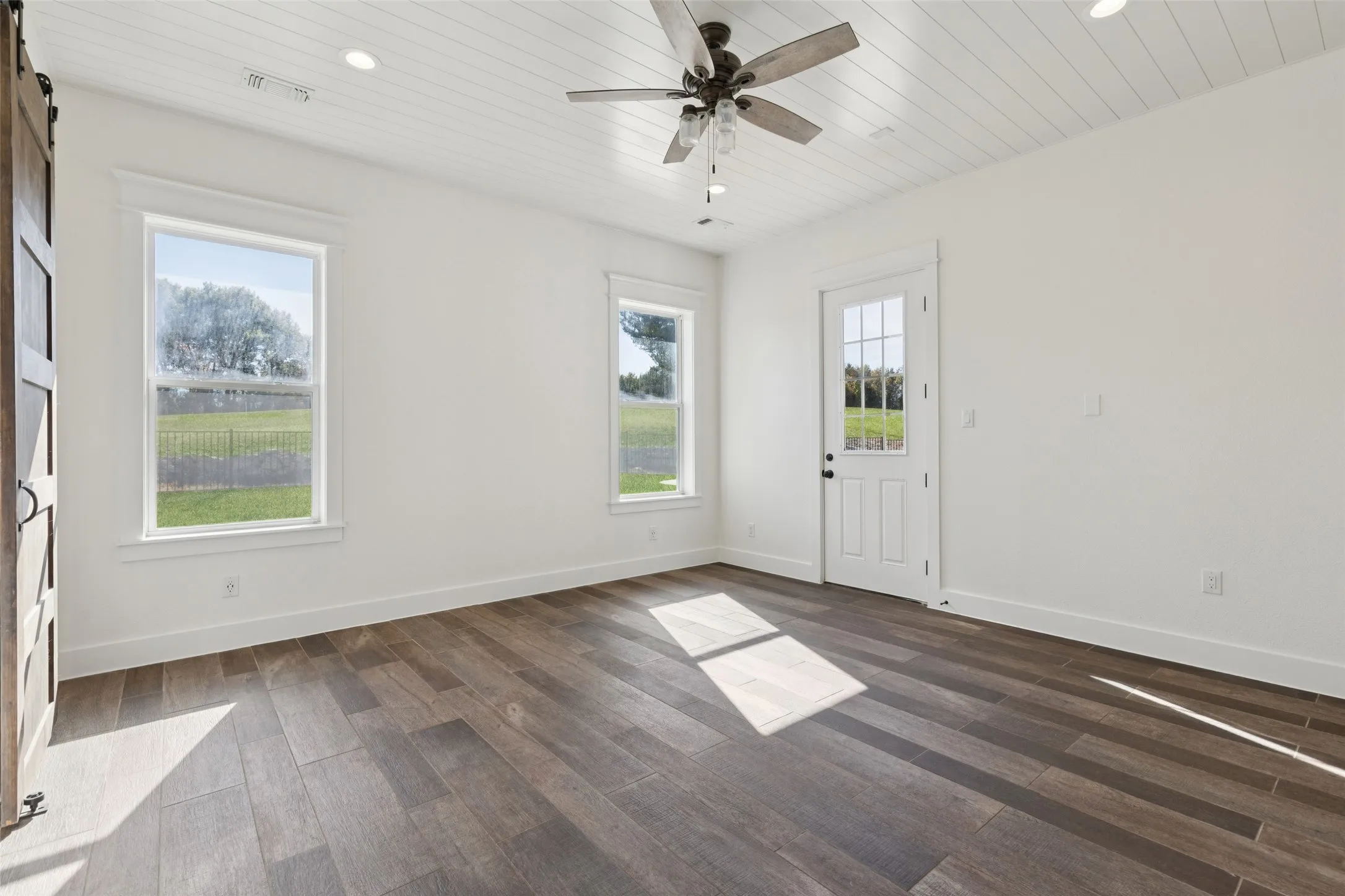 Single Family Residence For Sale in Collin County , 4594 Lake Breeze Drive, Mc Kinney, Texas 75071, 4 Bedroom, 4 Bathroom, 3 Garage spaces, 3,959 Sqft, built in 2018, Preowned, mls#21248521, Real Estate Agent in Mc Kinney, Homes For Sale in Collin county, Homes For Sale in Mc Kinney, Realtor in Mc Kinney Texas, Real Estate Brokerage Independent Realty Texas, Luminita Cordes Realtor