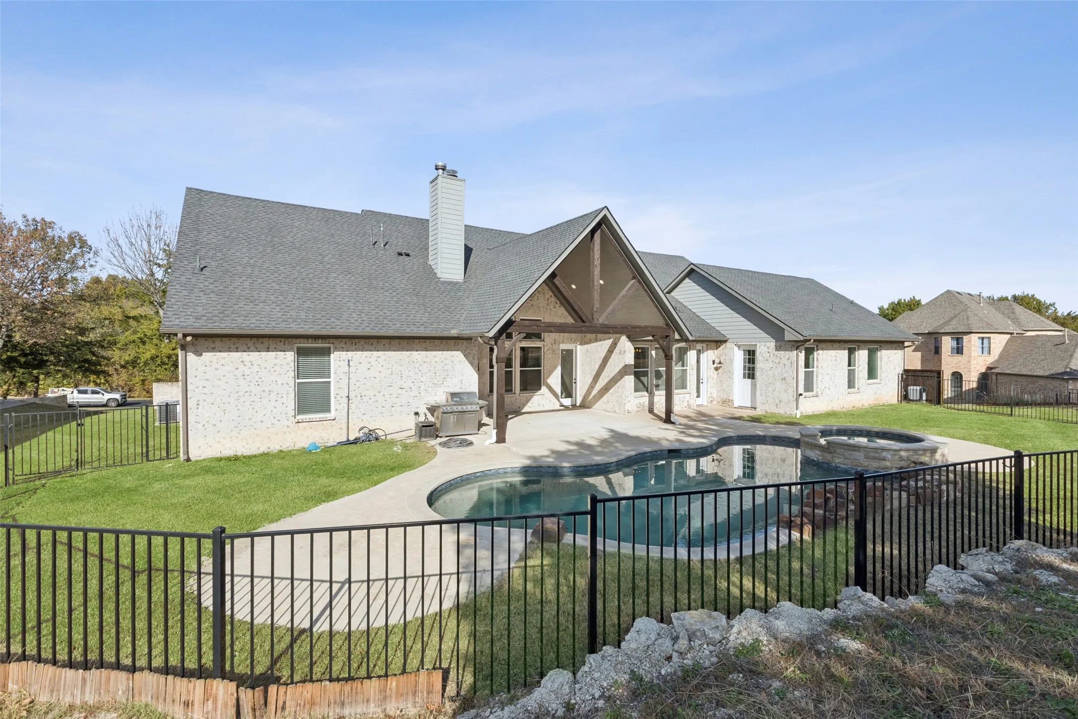 Single Family Residence For Sale in Collin County , 4594 Lake Breeze Drive, Mc Kinney, Texas 75071, 4 Bedroom, 4 Bathroom, 3 Garage spaces, 3,959 Sqft, built in 2018, Preowned, mls#21248521, Real Estate Agent in Mc Kinney, Homes For Sale in Collin county, Homes For Sale in Mc Kinney, Realtor in Mc Kinney Texas, Real Estate Brokerage Independent Realty Texas, Luminita Cordes Realtor