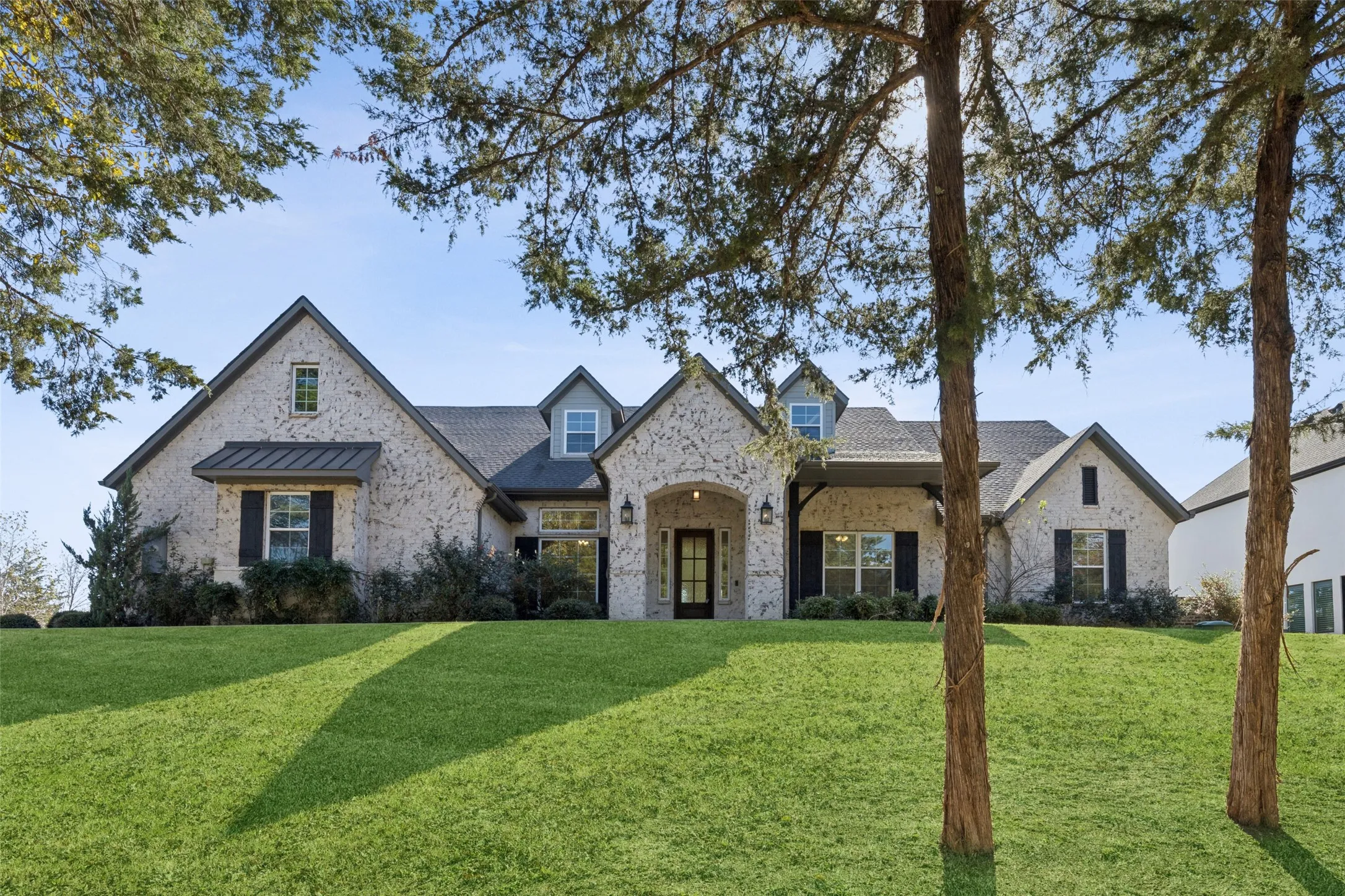 Single Family Residence For Sale in Collin County , 4594 Lake Breeze Drive, Mc Kinney, Texas 75071, 4 Bedroom, 4 Bathroom, 3 Garage spaces, 3,959 Sqft, built in 2018, Preowned, mls#21248521, Real Estate Agent in Mc Kinney, Homes For Sale in Collin county, Homes For Sale in Mc Kinney, Realtor in Mc Kinney Texas, Real Estate Brokerage Independent Realty Texas, Luminita Cordes Realtor