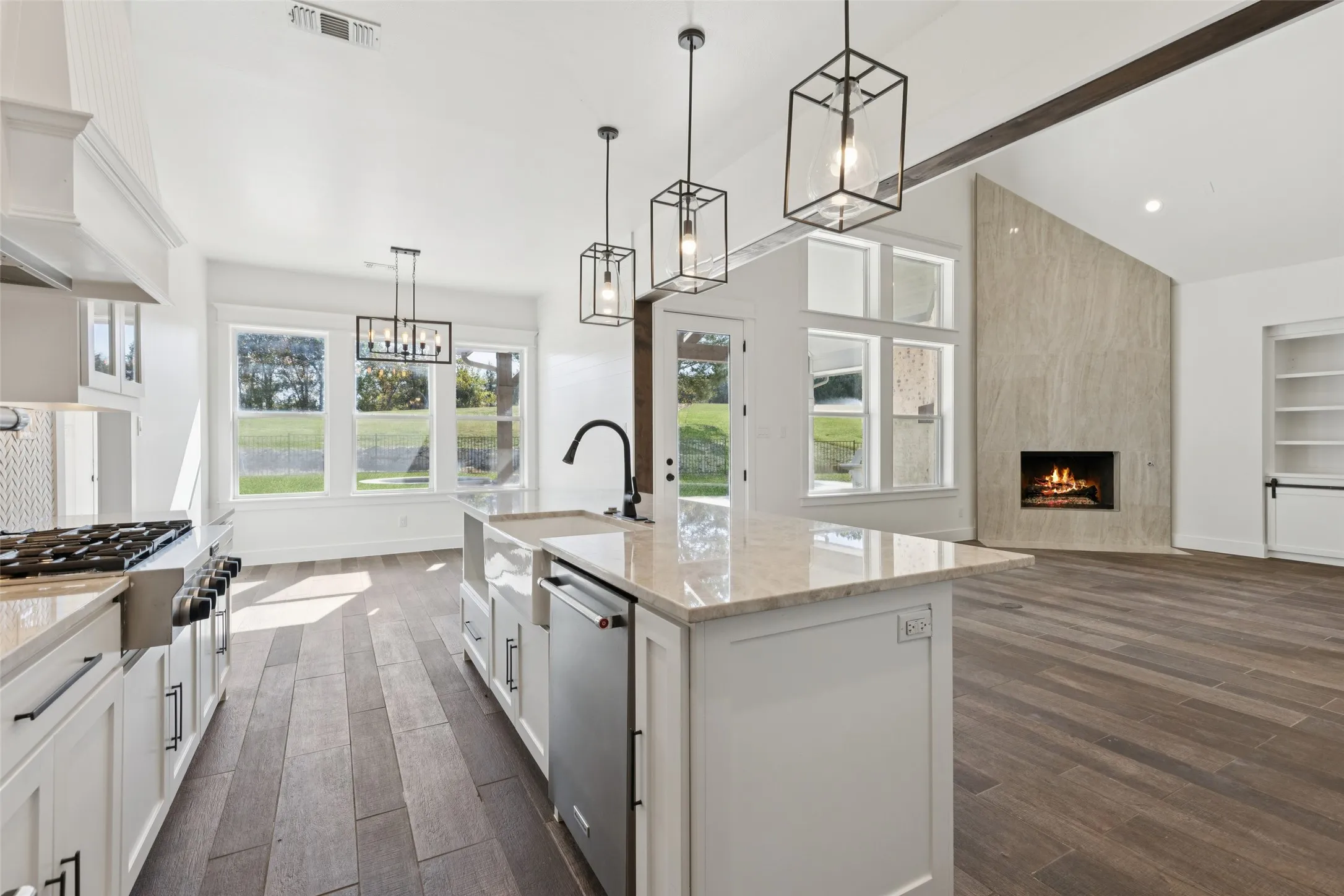 Single Family Residence For Sale in Collin County , 4594 Lake Breeze Drive, Mc Kinney, Texas 75071, 4 Bedroom, 4 Bathroom, 3 Garage spaces, 3,959 Sqft, built in 2018, Preowned, mls#21248521, Real Estate Agent in Mc Kinney, Homes For Sale in Collin county, Homes For Sale in Mc Kinney, Realtor in Mc Kinney Texas, Real Estate Brokerage Independent Realty Texas, Luminita Cordes Realtor
