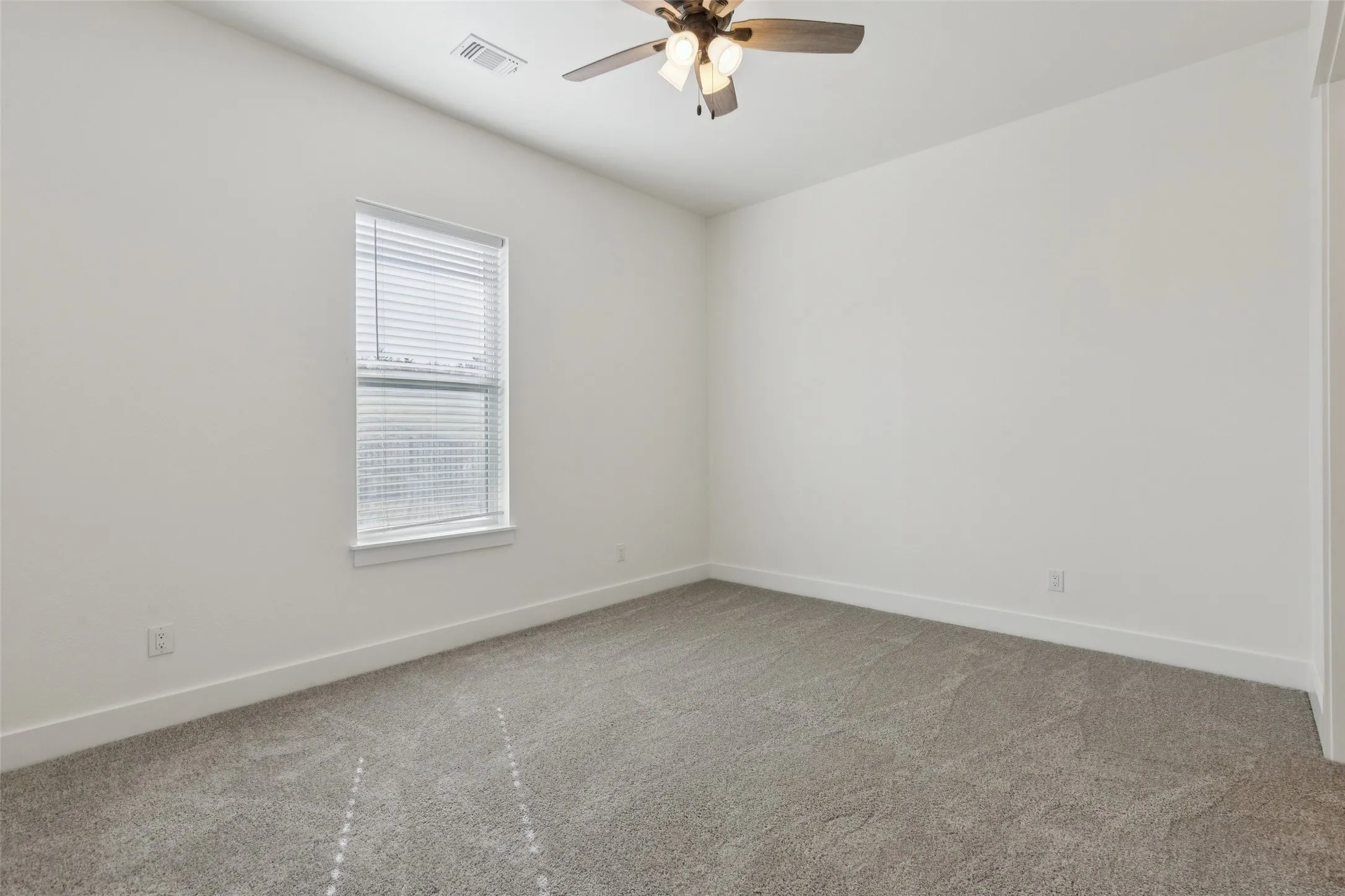 Single Family Residence For Sale in Collin County , 4594 Lake Breeze Drive, Mc Kinney, Texas 75071, 4 Bedroom, 4 Bathroom, 3 Garage spaces, 3,959 Sqft, built in 2018, Preowned, mls#21248521, Real Estate Agent in Mc Kinney, Homes For Sale in Collin county, Homes For Sale in Mc Kinney, Realtor in Mc Kinney Texas, Real Estate Brokerage Independent Realty Texas, Luminita Cordes Realtor