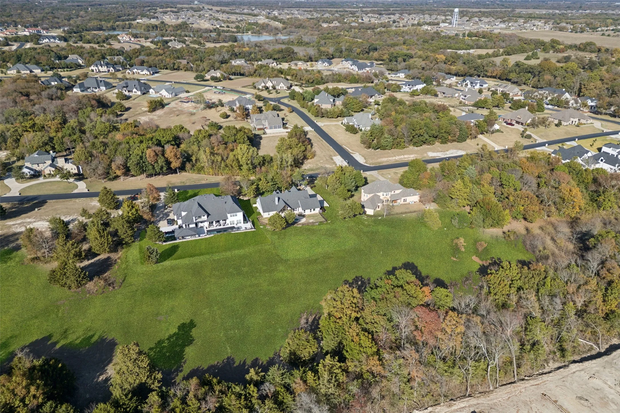 Single Family Residence For Sale in Collin County , 4594 Lake Breeze Drive, Mc Kinney, Texas 75071, 4 Bedroom, 4 Bathroom, 3 Garage spaces, 3,959 Sqft, built in 2018, Preowned, mls#21248521, Real Estate Agent in Mc Kinney, Homes For Sale in Collin county, Homes For Sale in Mc Kinney, Realtor in Mc Kinney Texas, Real Estate Brokerage Independent Realty Texas, Luminita Cordes Realtor