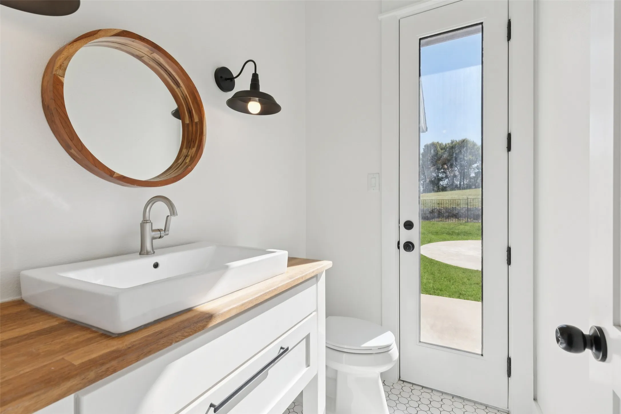 Single Family Residence For Sale in Collin County , 4594 Lake Breeze Drive, Mc Kinney, Texas 75071, 4 Bedroom, 4 Bathroom, 3 Garage spaces, 3,959 Sqft, built in 2018, Preowned, mls#21248521, Real Estate Agent in Mc Kinney, Homes For Sale in Collin county, Homes For Sale in Mc Kinney, Realtor in Mc Kinney Texas, Real Estate Brokerage Independent Realty Texas, Luminita Cordes Realtor