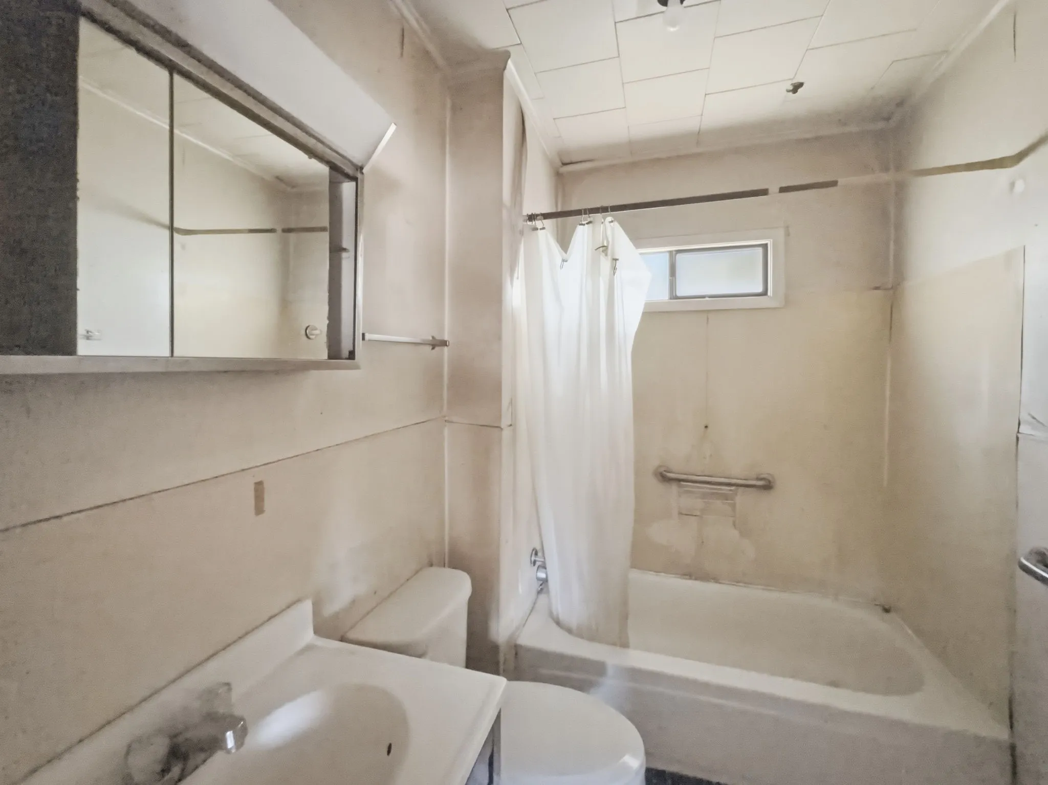Single Family Residence For Sale in Hamilton County , 908 S Rice Street, Hamilton, Texas 76531, 3 Bedroom, 1 Bathroom, Garage spaces, 1,032 Sqft, built in 1945, mls#21251697, Real Estate Agent in Hamilton, Homes For Sale in Hamilton county, Homes For Sale in Hamilton, Realtor in Hamilton Texas, Real Estate Brokerage Independent Realty Texas, Luminita Cordes Realtor
