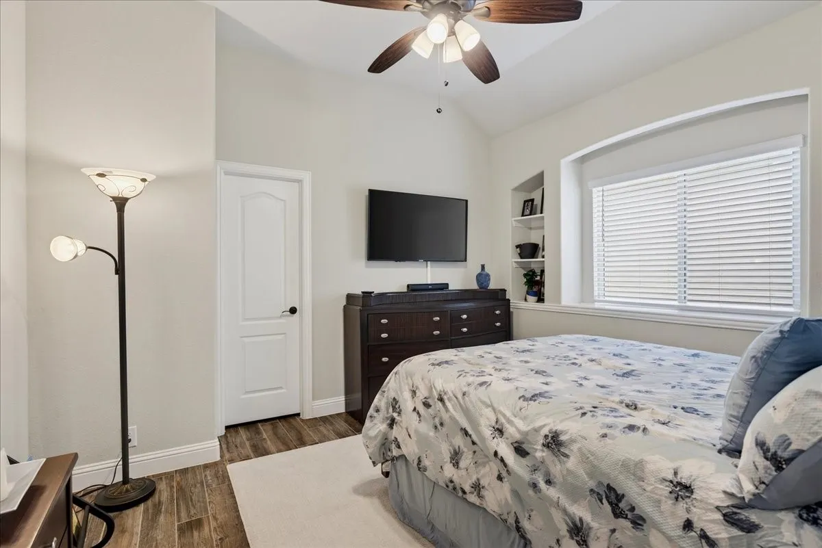Single Family Residence For Sale in Kaufman County , 2106 Devonblue Drive, Forney, Texas 75126, 5 Bedroom, 5 Bathroom, 3 Garage spaces, 4,059 Sqft, built in 2021, mls#21239218, Real Estate Agent in Forney, Homes For Sale in Kaufman county, Homes For Sale in Forney, Realtor in Forney Texas, Real Estate Brokerage Independent Realty Texas, Luminita Cordes Realtor