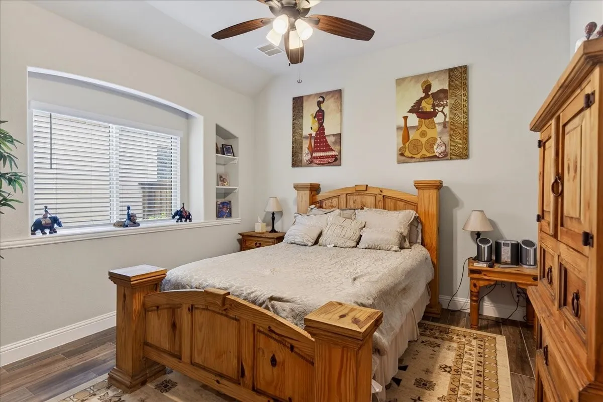 Single Family Residence For Sale in Kaufman County , 2106 Devonblue Drive, Forney, Texas 75126, 5 Bedroom, 5 Bathroom, 3 Garage spaces, 4,059 Sqft, built in 2021, mls#21239218, Real Estate Agent in Forney, Homes For Sale in Kaufman county, Homes For Sale in Forney, Realtor in Forney Texas, Real Estate Brokerage Independent Realty Texas, Luminita Cordes Realtor