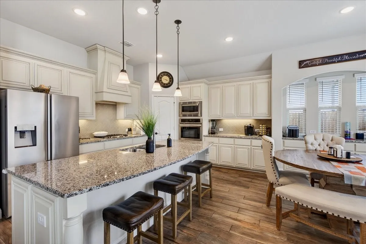 Single Family Residence For Sale in Kaufman County , 2106 Devonblue Drive, Forney, Texas 75126, 5 Bedroom, 5 Bathroom, 3 Garage spaces, 4,059 Sqft, built in 2021, mls#21239218, Real Estate Agent in Forney, Homes For Sale in Kaufman county, Homes For Sale in Forney, Realtor in Forney Texas, Real Estate Brokerage Independent Realty Texas, Luminita Cordes Realtor