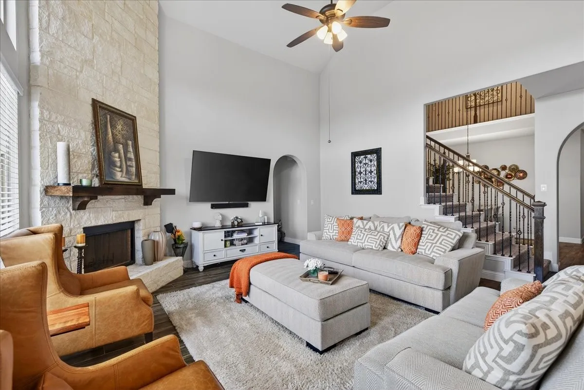 Single Family Residence For Sale in Kaufman County , 2106 Devonblue Drive, Forney, Texas 75126, 5 Bedroom, 5 Bathroom, 3 Garage spaces, 4,059 Sqft, built in 2021, mls#21239218, Real Estate Agent in Forney, Homes For Sale in Kaufman county, Homes For Sale in Forney, Realtor in Forney Texas, Real Estate Brokerage Independent Realty Texas, Luminita Cordes Realtor