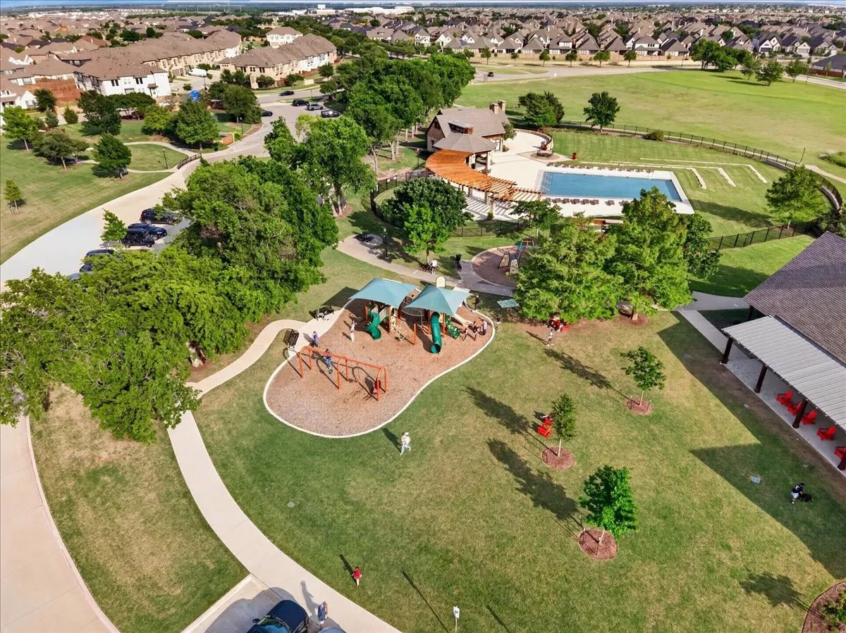Single Family Residence For Sale in Kaufman County , 2106 Devonblue Drive, Forney, Texas 75126, 5 Bedroom, 5 Bathroom, 3 Garage spaces, 4,059 Sqft, built in 2021, mls#21239218, Real Estate Agent in Forney, Homes For Sale in Kaufman county, Homes For Sale in Forney, Realtor in Forney Texas, Real Estate Brokerage Independent Realty Texas, Luminita Cordes Realtor