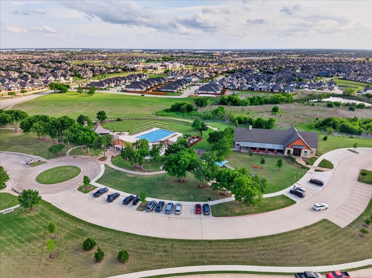 Single Family Residence For Sale in Kaufman County , 2106 Devonblue Drive, Forney, Texas 75126, 5 Bedroom, 5 Bathroom, 3 Garage spaces, 4,059 Sqft, built in 2021, mls#21239218, Real Estate Agent in Forney, Homes For Sale in Kaufman county, Homes For Sale in Forney, Realtor in Forney Texas, Real Estate Brokerage Independent Realty Texas, Luminita Cordes Realtor