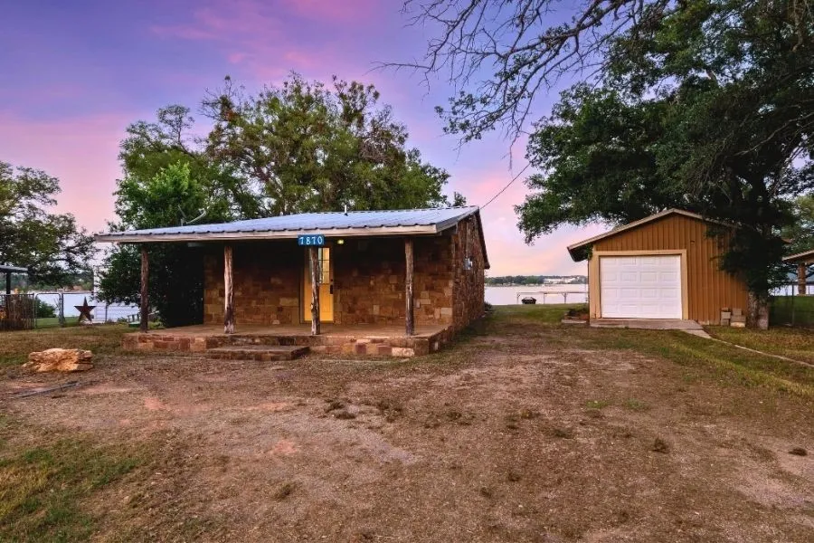 Single Family Residence For Sale in Brown County , 7870 & 7851 County Road 551, Brownwood, Texas 76801, 3 Bedrooms, 2 Bathrooms, 1 Garage spaces, 945 Sqft, built in 1960, Price $361,000, mls#21251742, Real Estate Agent in Brownwood, Homes For Sale in Brown county, Homes For Sale in Brownwood, Realtor in Brownwood Texas, Real Estate Brokerage Independent Realty Texas, Luminita Cordes Realtor