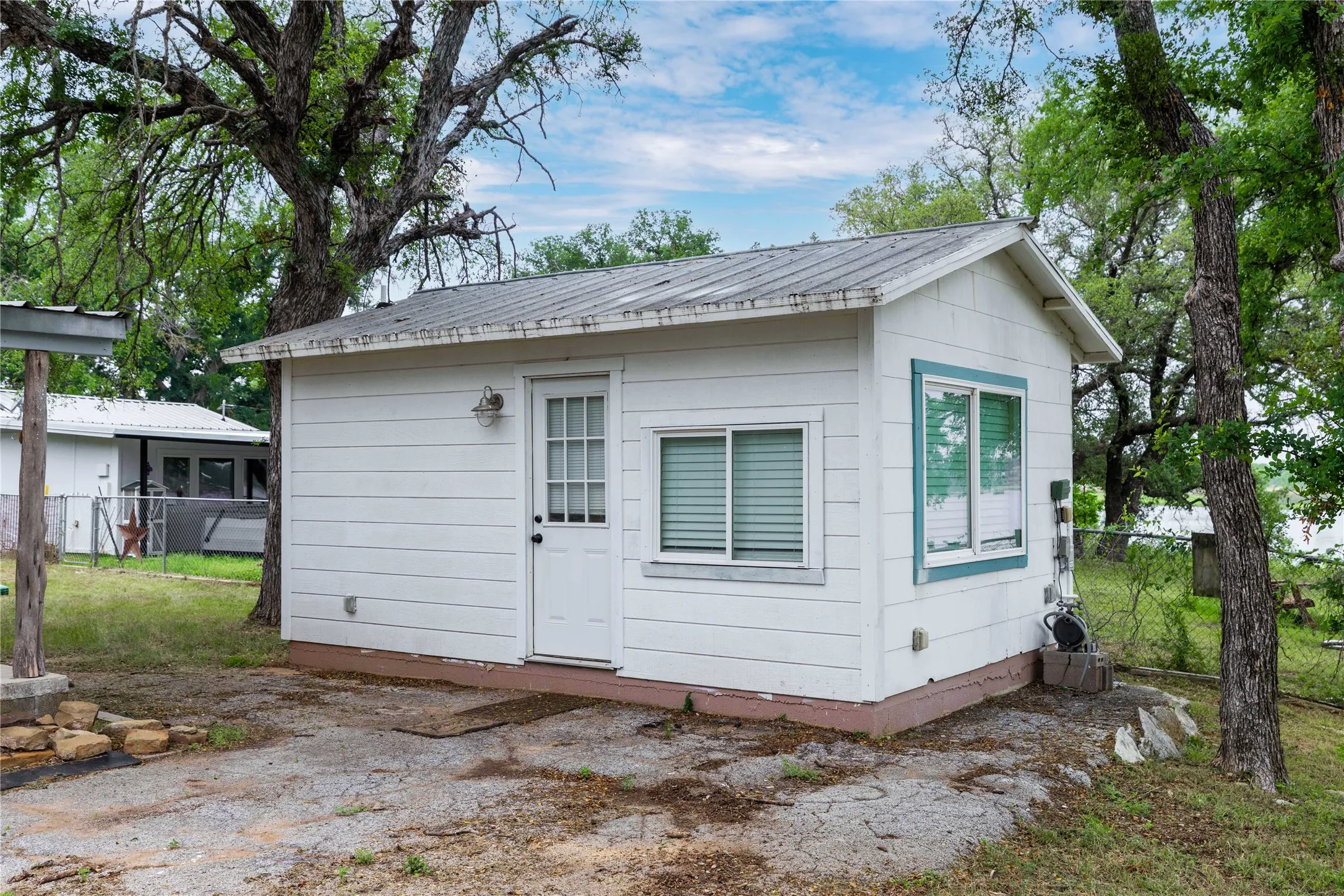 1 bed, 1 bath cabin