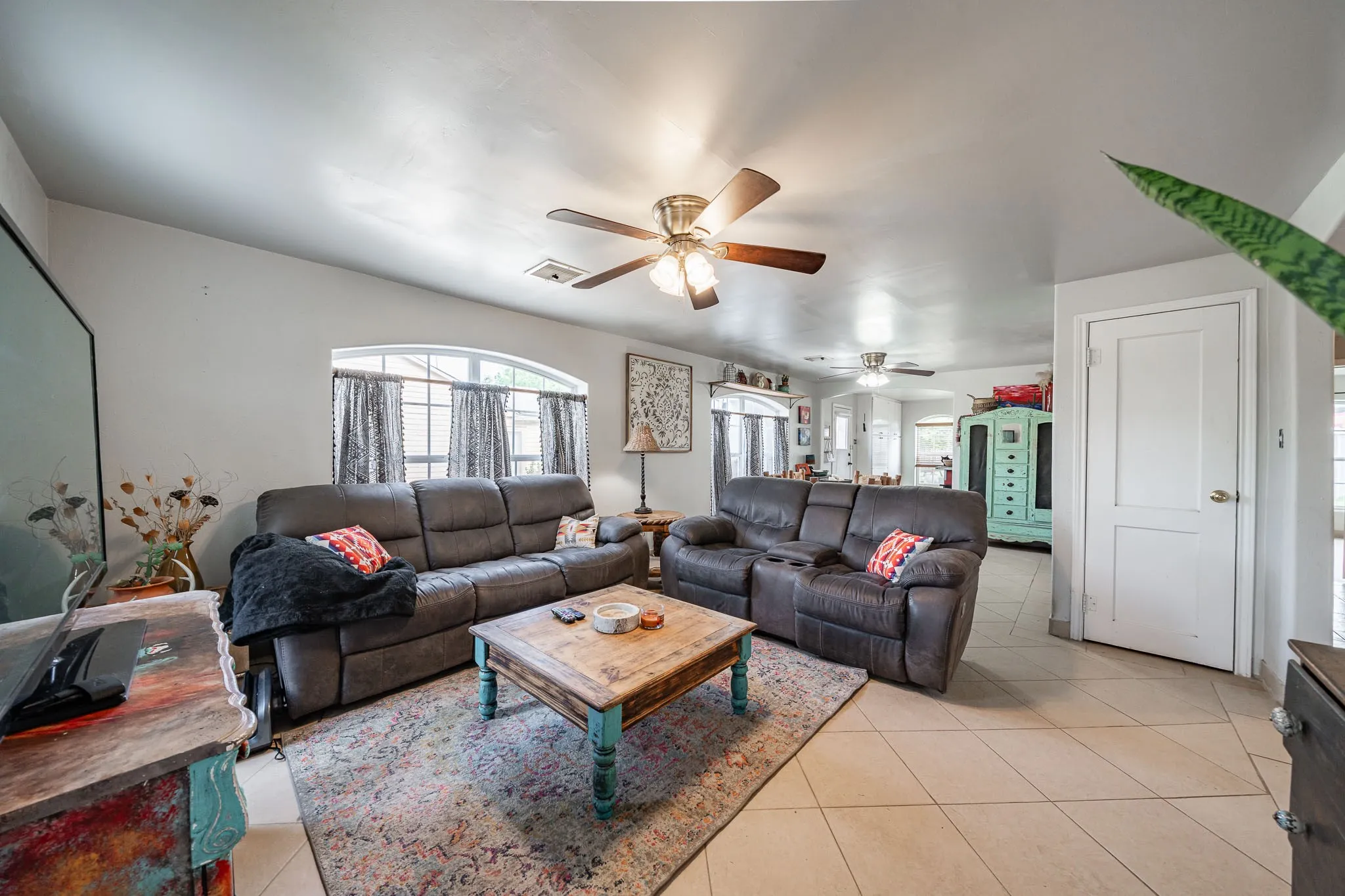 Single Family Residence For Sale in Runnels County , 1004 N 7th Street, Ballinger, Texas 76821, 3 Bedroom, 1 Bathroom, 1 Garage spaces, 1,404 Sqft, built in 1950, mls#21249595, Real Estate Agent in Ballinger, Homes For Sale in Runnels county, Homes For Sale in Ballinger, Realtor in Ballinger Texas, Real Estate Brokerage Independent Realty Texas, Luminita Cordes Realtor