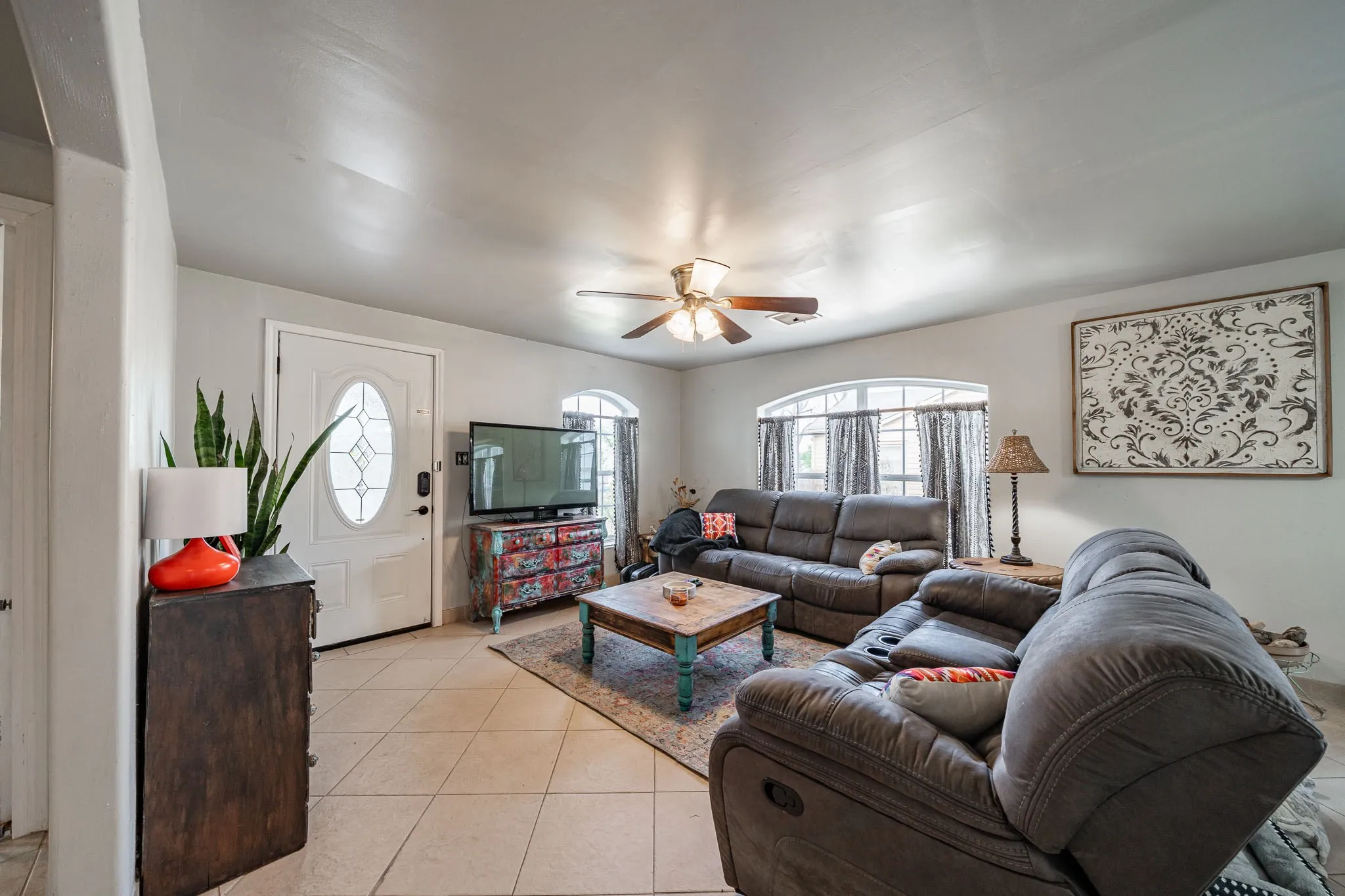 Single Family Residence For Sale in Runnels County , 1004 N 7th Street, Ballinger, Texas 76821, 3 Bedroom, 1 Bathroom, 1 Garage spaces, 1,404 Sqft, built in 1950, mls#21249595, Real Estate Agent in Ballinger, Homes For Sale in Runnels county, Homes For Sale in Ballinger, Realtor in Ballinger Texas, Real Estate Brokerage Independent Realty Texas, Luminita Cordes Realtor