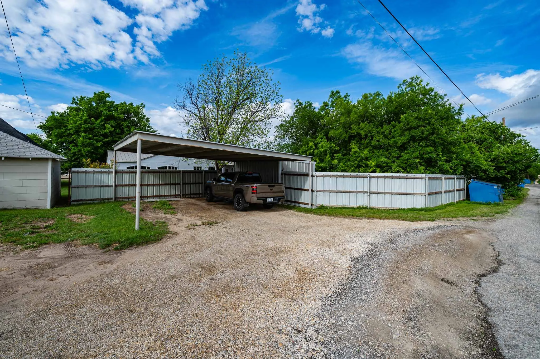 Single Family Residence For Sale in Runnels County , 1004 N 7th Street, Ballinger, Texas 76821, 3 Bedroom, 1 Bathroom, 1 Garage spaces, 1,404 Sqft, built in 1950, mls#21249595, Real Estate Agent in Ballinger, Homes For Sale in Runnels county, Homes For Sale in Ballinger, Realtor in Ballinger Texas, Real Estate Brokerage Independent Realty Texas, Luminita Cordes Realtor