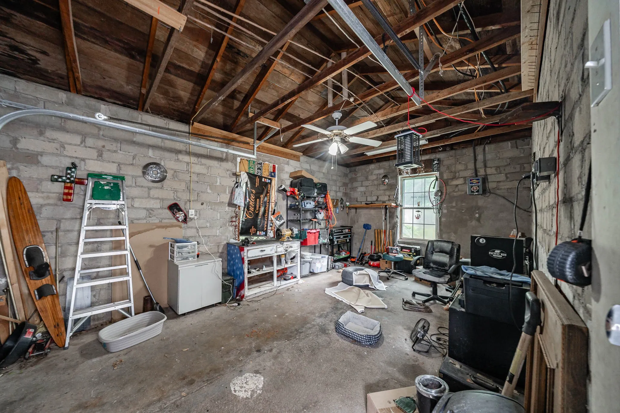 Single Family Residence For Sale in Runnels County , 1004 N 7th Street, Ballinger, Texas 76821, 3 Bedroom, 1 Bathroom, 1 Garage spaces, 1,404 Sqft, built in 1950, mls#21249595, Real Estate Agent in Ballinger, Homes For Sale in Runnels county, Homes For Sale in Ballinger, Realtor in Ballinger Texas, Real Estate Brokerage Independent Realty Texas, Luminita Cordes Realtor