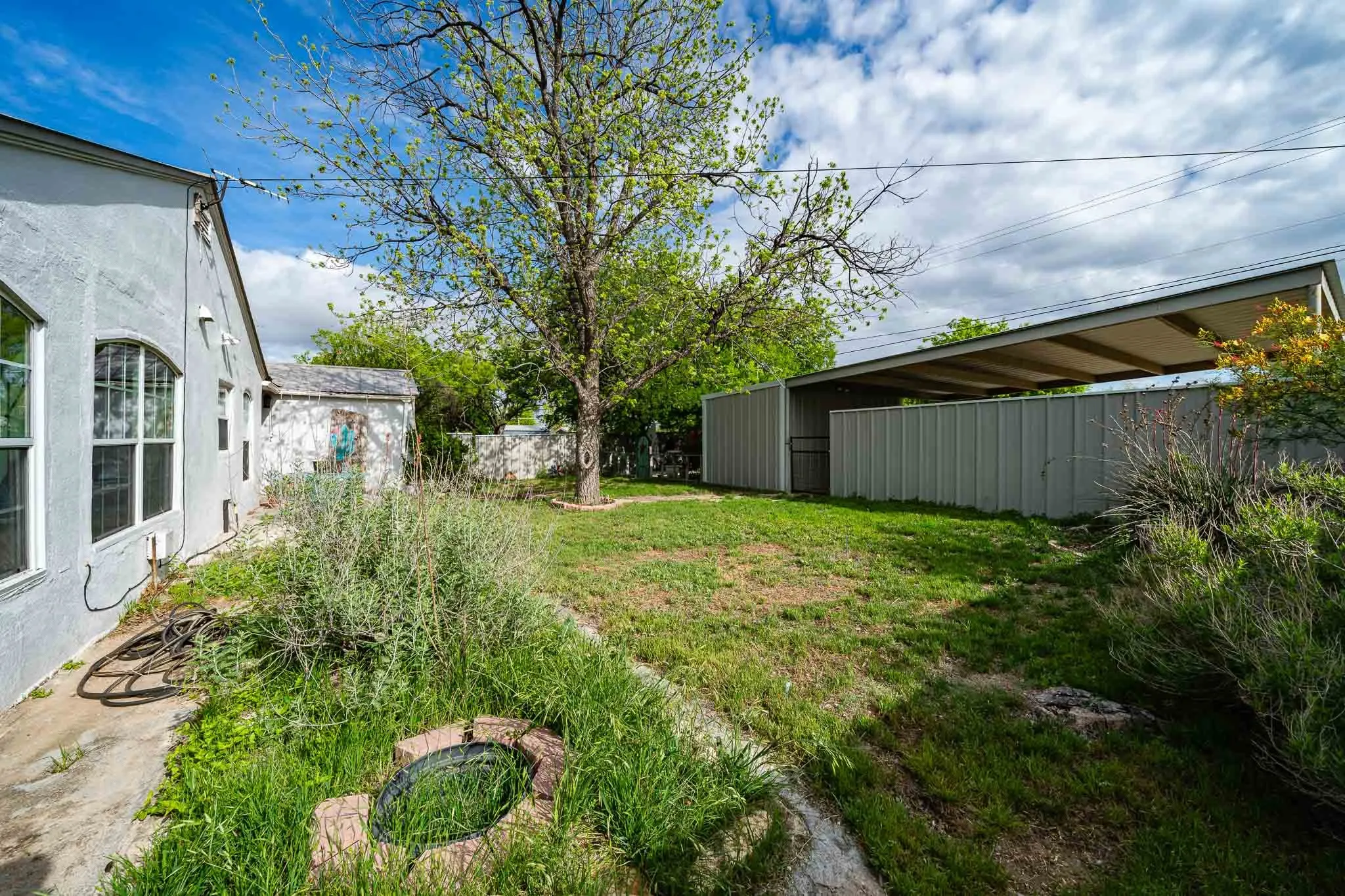 Single Family Residence For Sale in Runnels County , 1004 N 7th Street, Ballinger, Texas 76821, 3 Bedroom, 1 Bathroom, 1 Garage spaces, 1,404 Sqft, built in 1950, mls#21249595, Real Estate Agent in Ballinger, Homes For Sale in Runnels county, Homes For Sale in Ballinger, Realtor in Ballinger Texas, Real Estate Brokerage Independent Realty Texas, Luminita Cordes Realtor