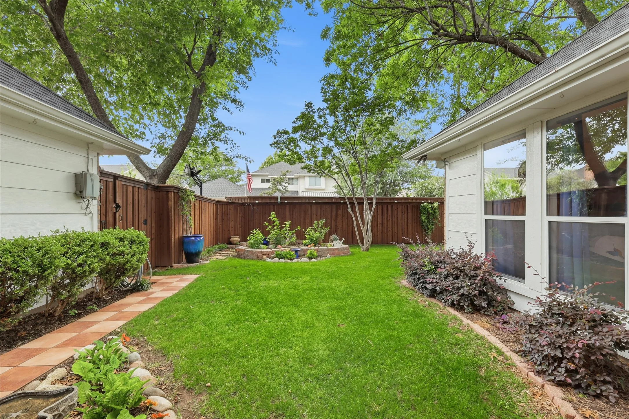 Single Family Residence For Sale in Denton County , 812 Sylvan Creek Drive, Lewisville, Texas 75067, 4 Bedroom, 3 Bathroom, 2 Garage spaces, 2,918 Sqft, built in 1988, mls#21247456, Real Estate Agent in Lewisville, Homes For Sale in Denton county, Homes For Sale in Lewisville, Realtor in Lewisville Texas, Real Estate Brokerage Independent Realty Texas, Luminita Cordes Realtor