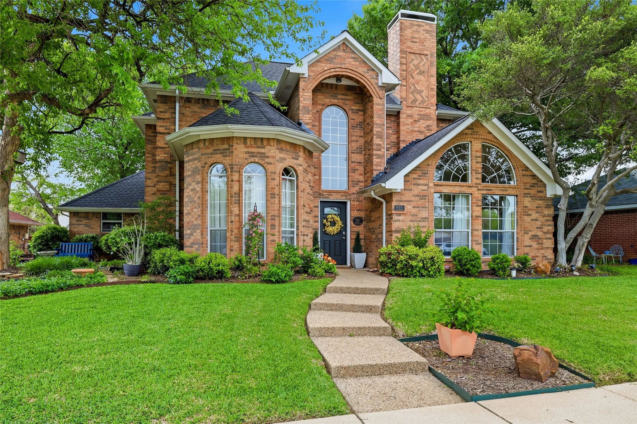 Single Family Residence For Sale in Denton County , 812 Sylvan Creek Drive, Lewisville, Texas 75067, 4 Bedroom, 3 Bathroom, 2 Garage spaces, 2,918 Sqft, built in 1988, mls#21247456, Real Estate Agent in Lewisville, Homes For Sale in Denton county, Homes For Sale in Lewisville, Realtor in Lewisville Texas, Real Estate Brokerage Independent Realty Texas, Luminita Cordes Realtor
