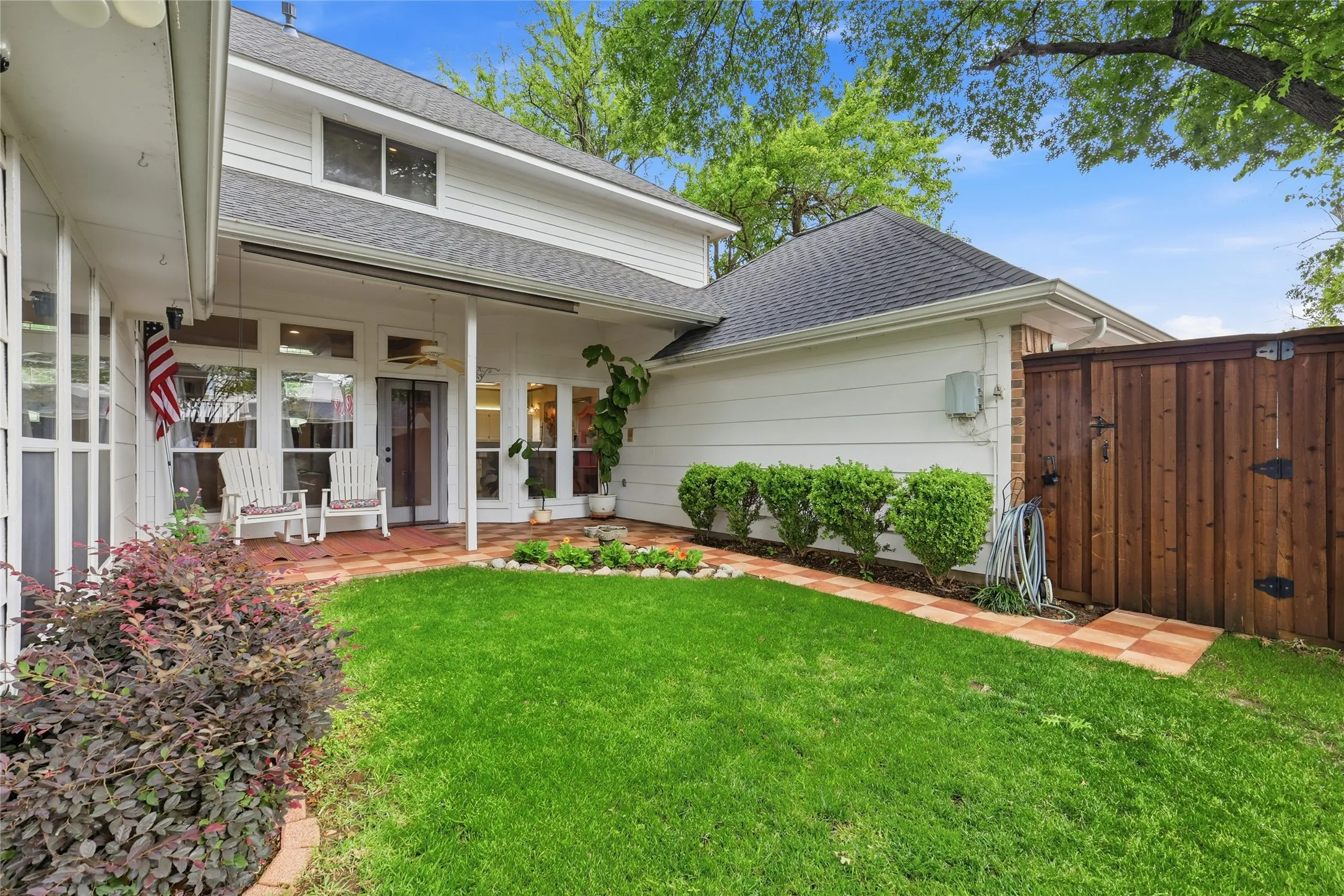 Single Family Residence For Sale in Denton County , 812 Sylvan Creek Drive, Lewisville, Texas 75067, 4 Bedroom, 3 Bathroom, 2 Garage spaces, 2,918 Sqft, built in 1988, mls#21247456, Real Estate Agent in Lewisville, Homes For Sale in Denton county, Homes For Sale in Lewisville, Realtor in Lewisville Texas, Real Estate Brokerage Independent Realty Texas, Luminita Cordes Realtor