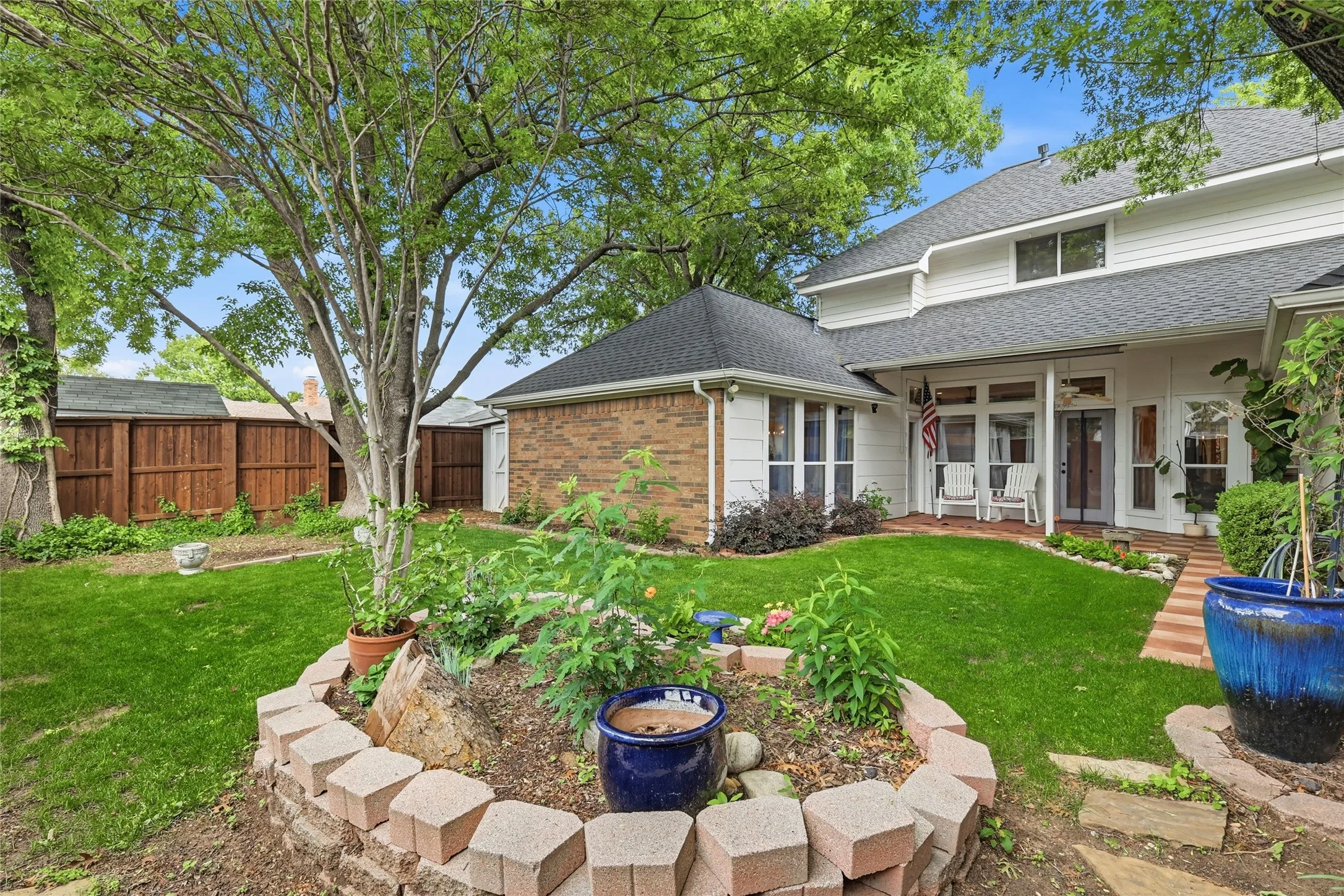 Single Family Residence For Sale in Denton County , 812 Sylvan Creek Drive, Lewisville, Texas 75067, 4 Bedroom, 3 Bathroom, 2 Garage spaces, 2,918 Sqft, built in 1988, mls#21247456, Real Estate Agent in Lewisville, Homes For Sale in Denton county, Homes For Sale in Lewisville, Realtor in Lewisville Texas, Real Estate Brokerage Independent Realty Texas, Luminita Cordes Realtor