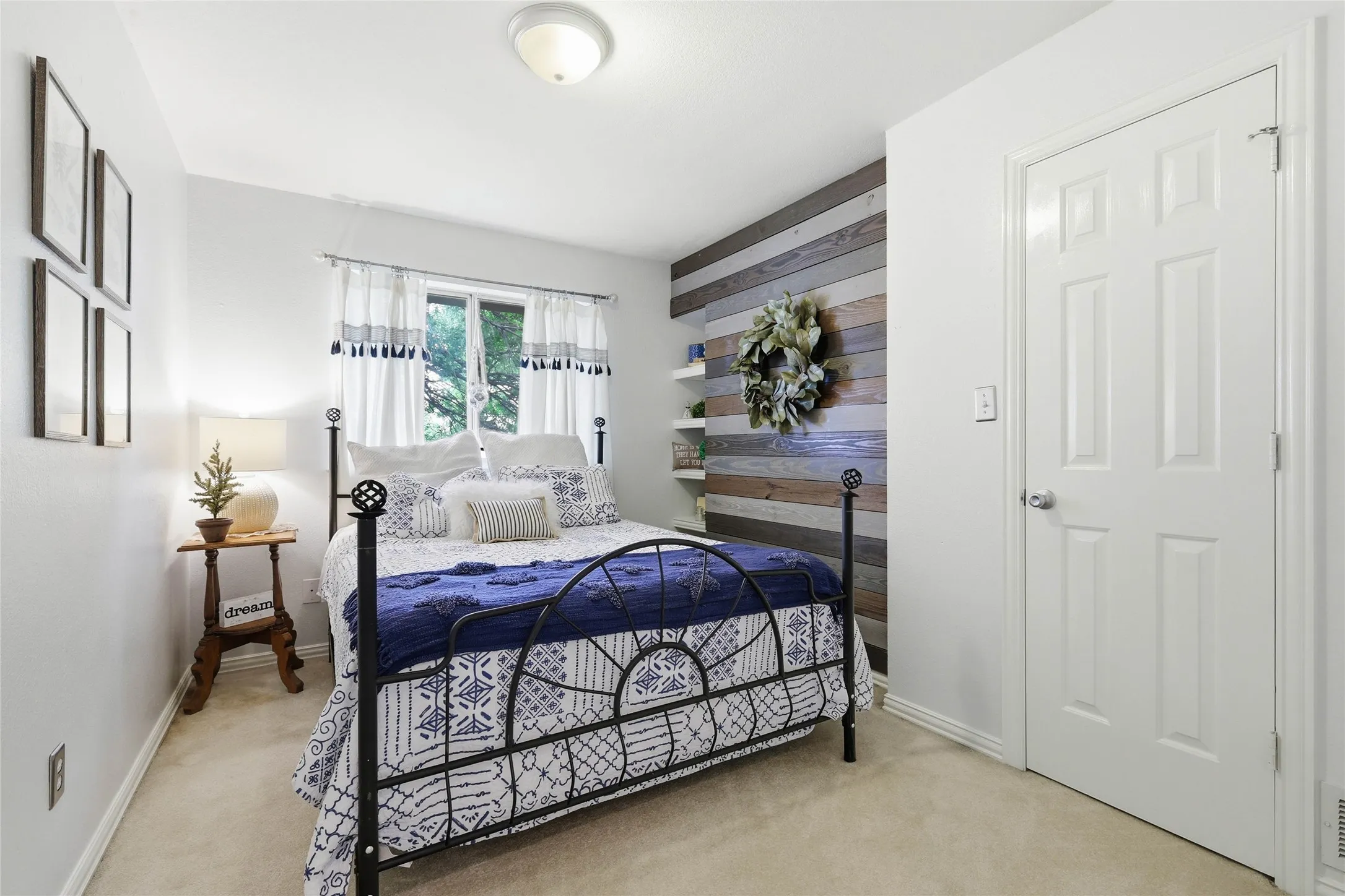 Upstairs bedroom 2