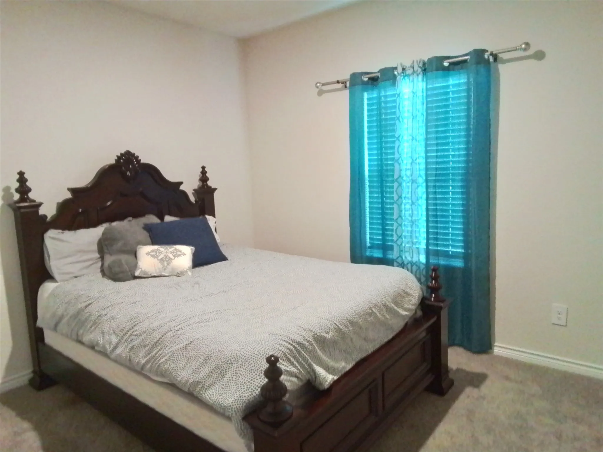 2nd bedroom downstarirs